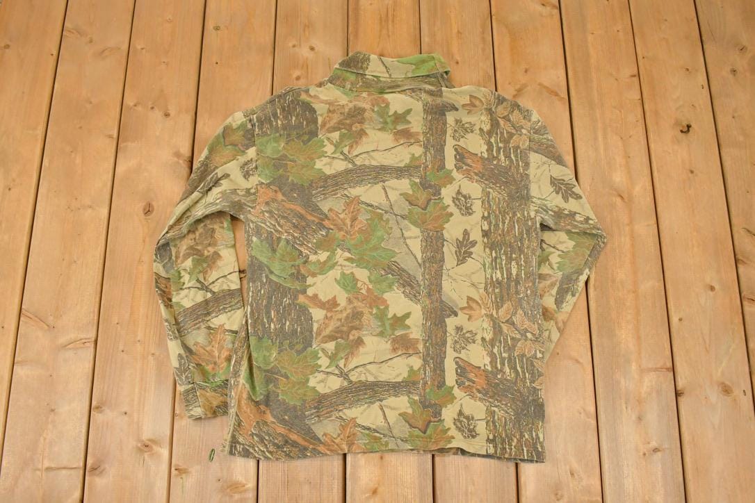 Vintage 1990s Sasquatch Realtree Camo Turtleneck Crewneck Sweatshirt Men's L