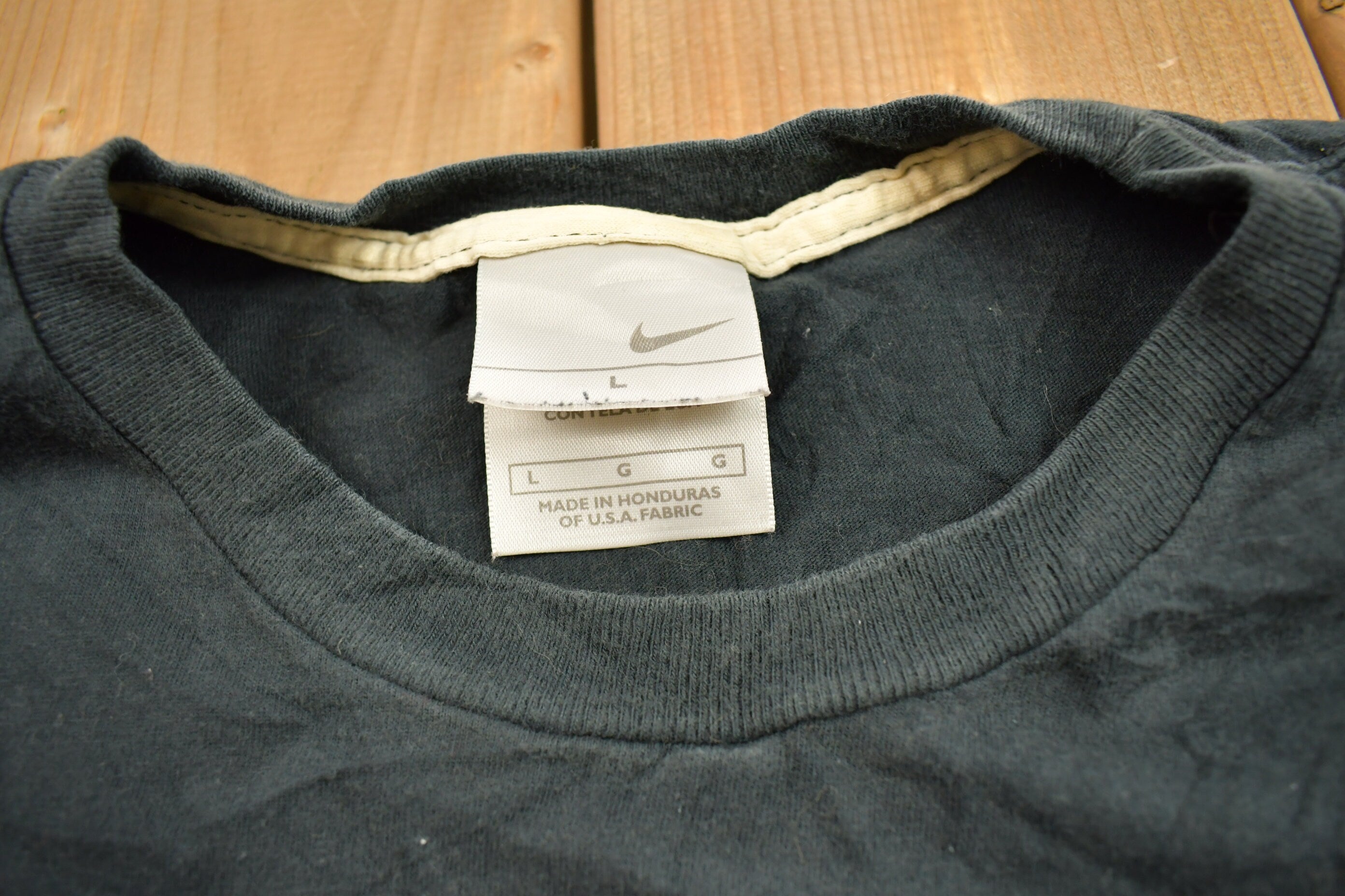 Vintage Y2K Nike Mini Swoosh Embroidered Graphic T-Shirt