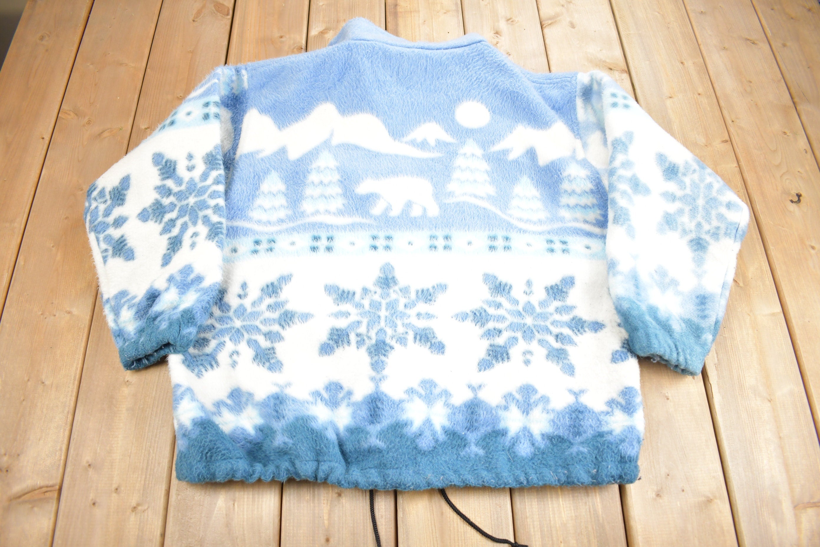 Vintage 1990s Winter Theme Fleece Sweater