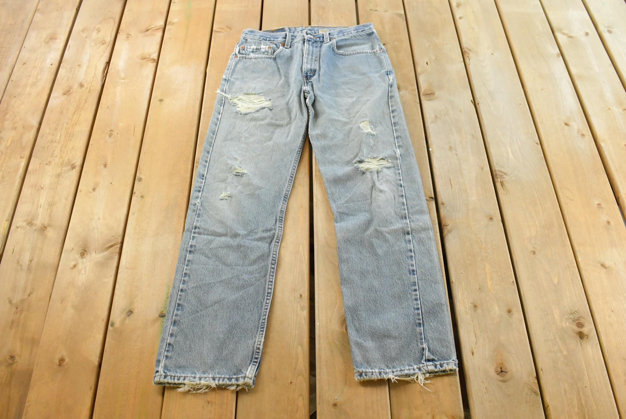 Vintage 1990s Levi's 505 Regular Straight Fit Denim Blue Jeans Men's 32 x 29 / 90s Levi's / Streetwear / Made in USA