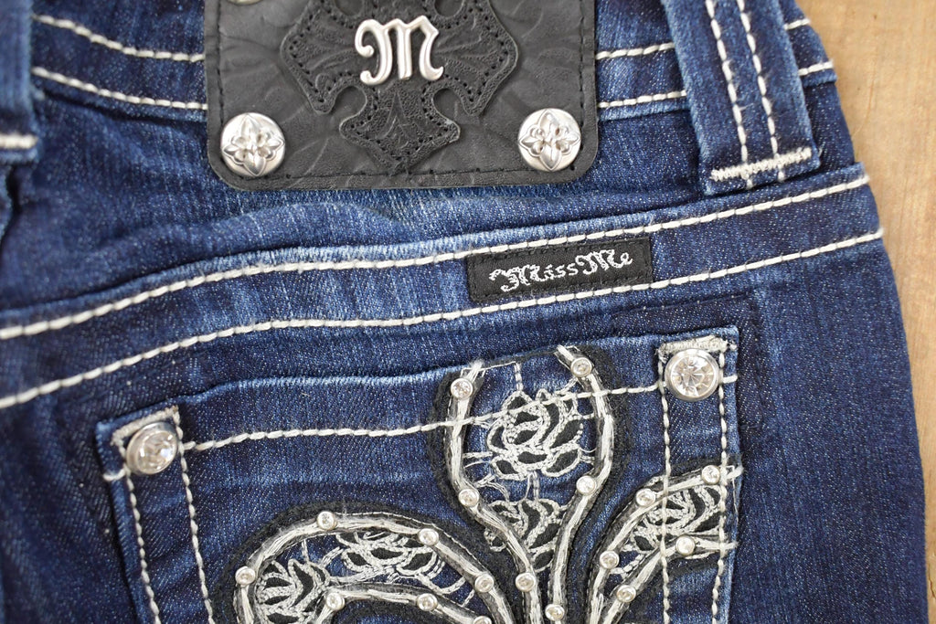 Vintage Deadstock Y2K Miss Me Bedazzled Low Rise Jeans Women's Size 26x31