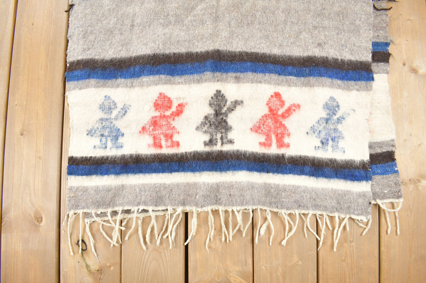 Vintage 1960s Mexican Rug Knit Poncho / South Western Style / Outdoorsman / Rug Poncho / Cowboy Style /