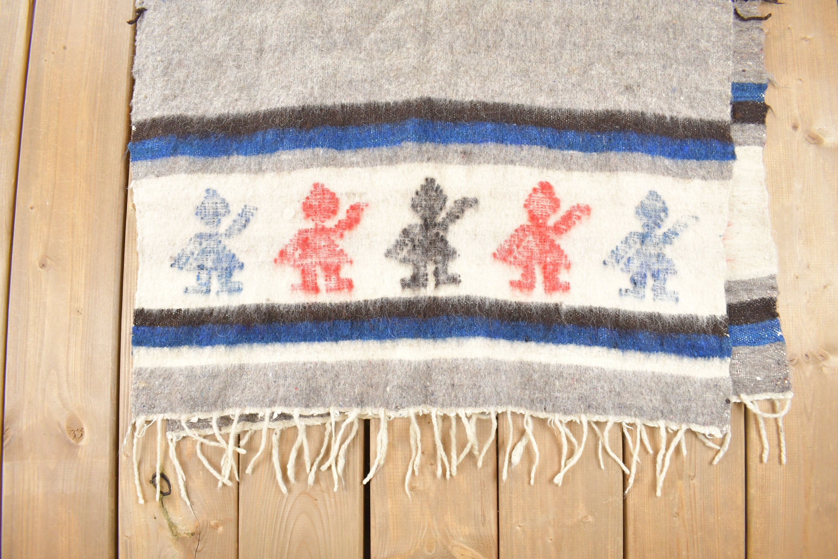 Vintage 1960s Mexican Rug Knit Poncho