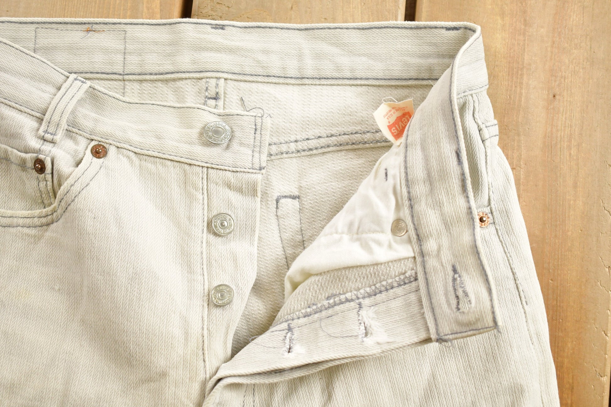 Vintage 1980s Levi's Red Tab Jeans Size 27 x 31