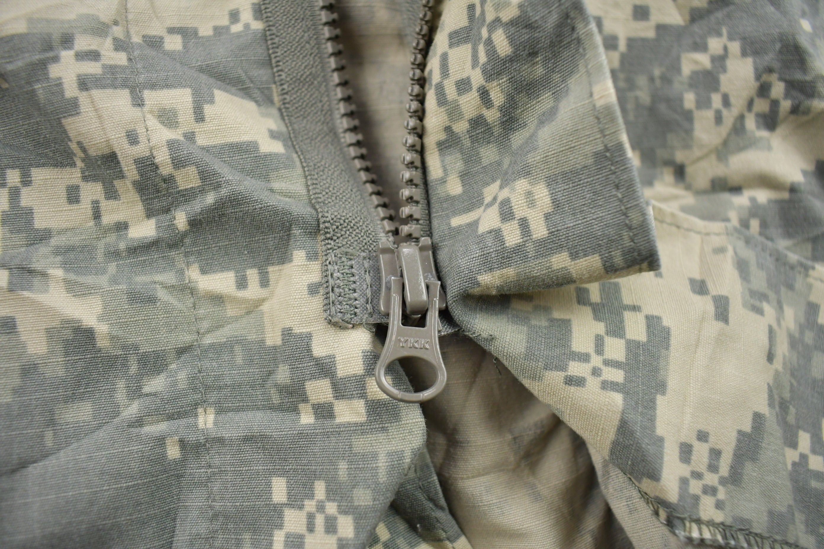 Vintage 2001 Army Gray Digital Camo Military Button Up Shirt