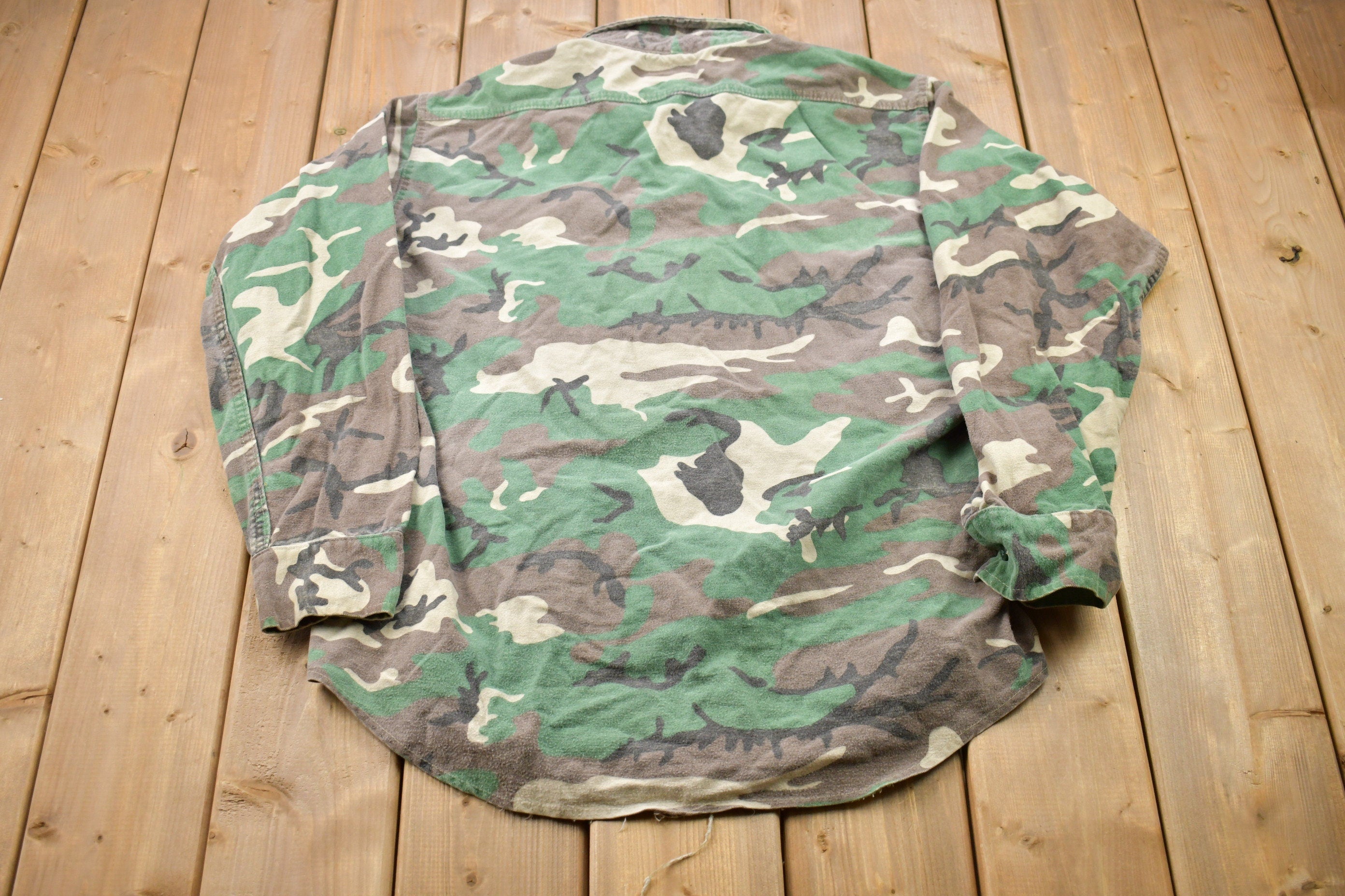 Vintage 1980s Deer Skin Hunting Camo Button Up Shirt