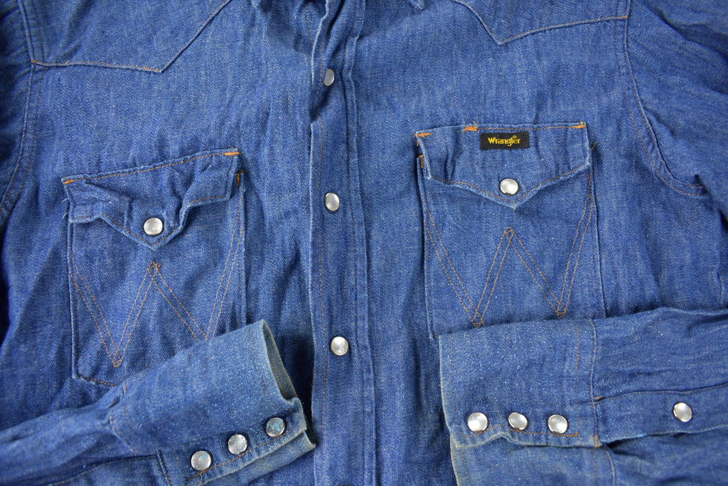 Vintage 1990s Wrangleer South Western Style Denim Pearl Snap Button Up Shirt Size M