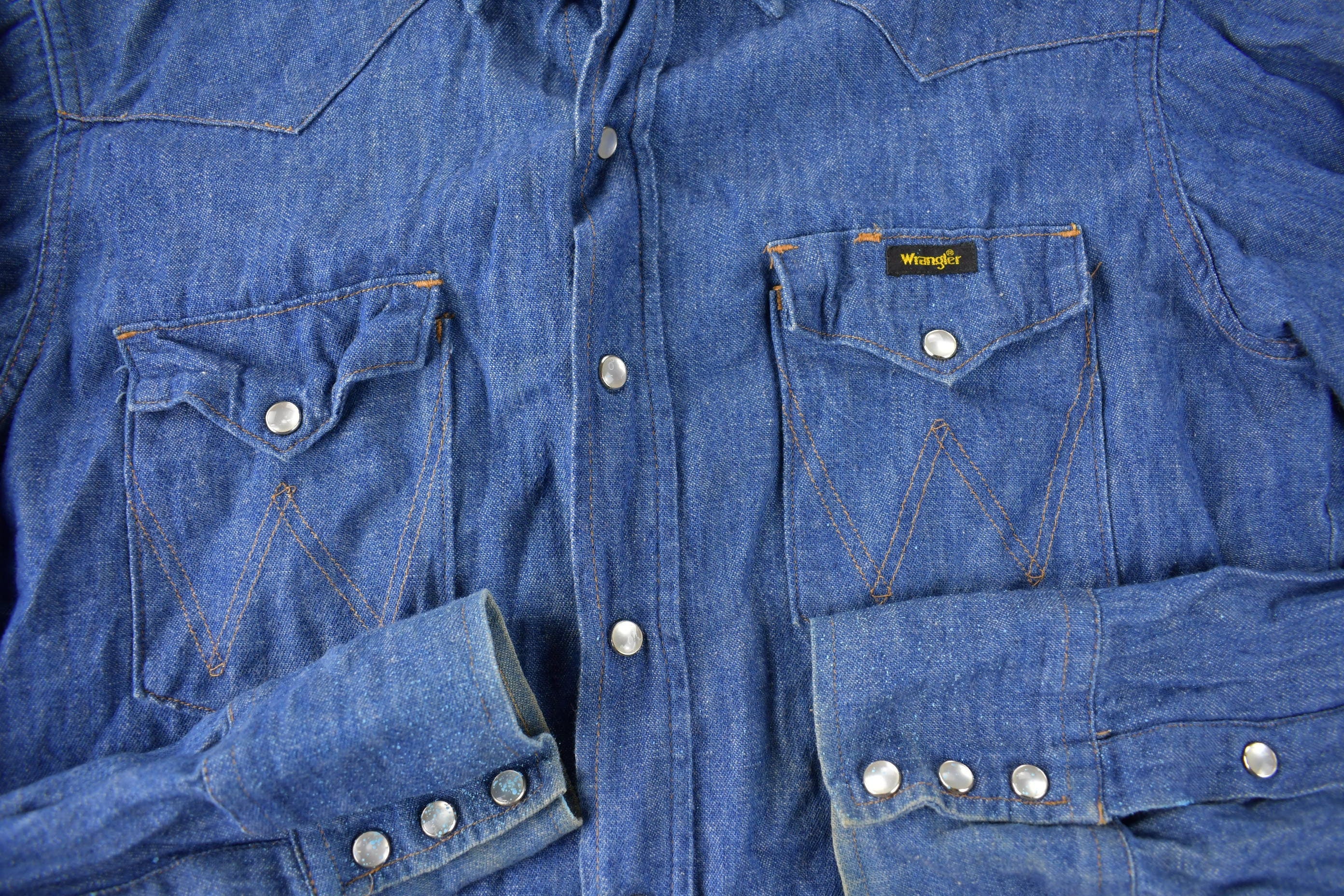 Vintage 1990s Wrangleer South Western Style Denim Pearl Snap Button Up Shirt Size M