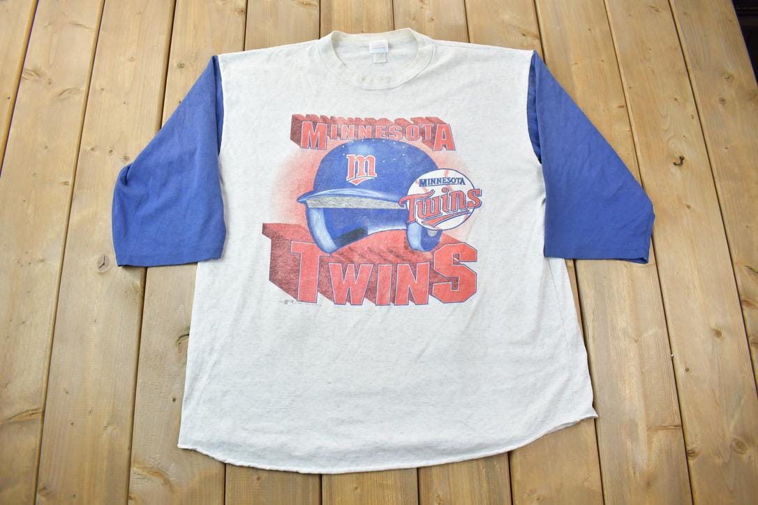 Vintage 1994 Minnesota Twins MLB World Champions Graphic T-Shirt