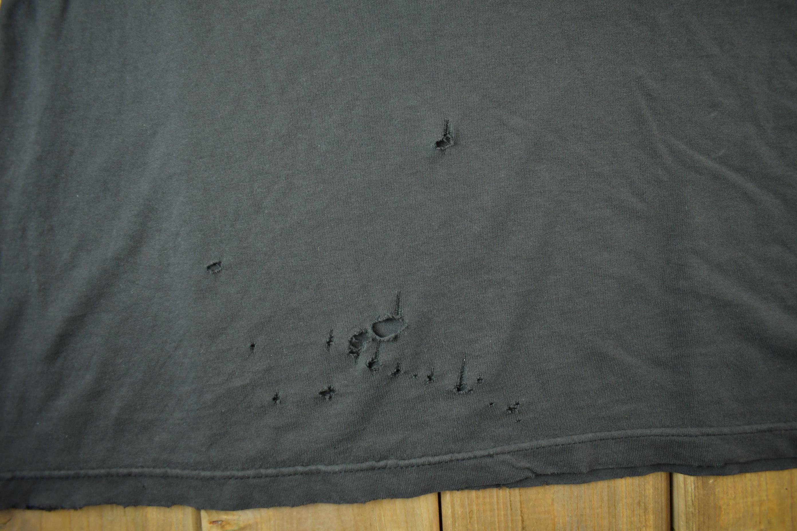 Vintage 1990s Pink Floyd The Wall Tour T-Shirt