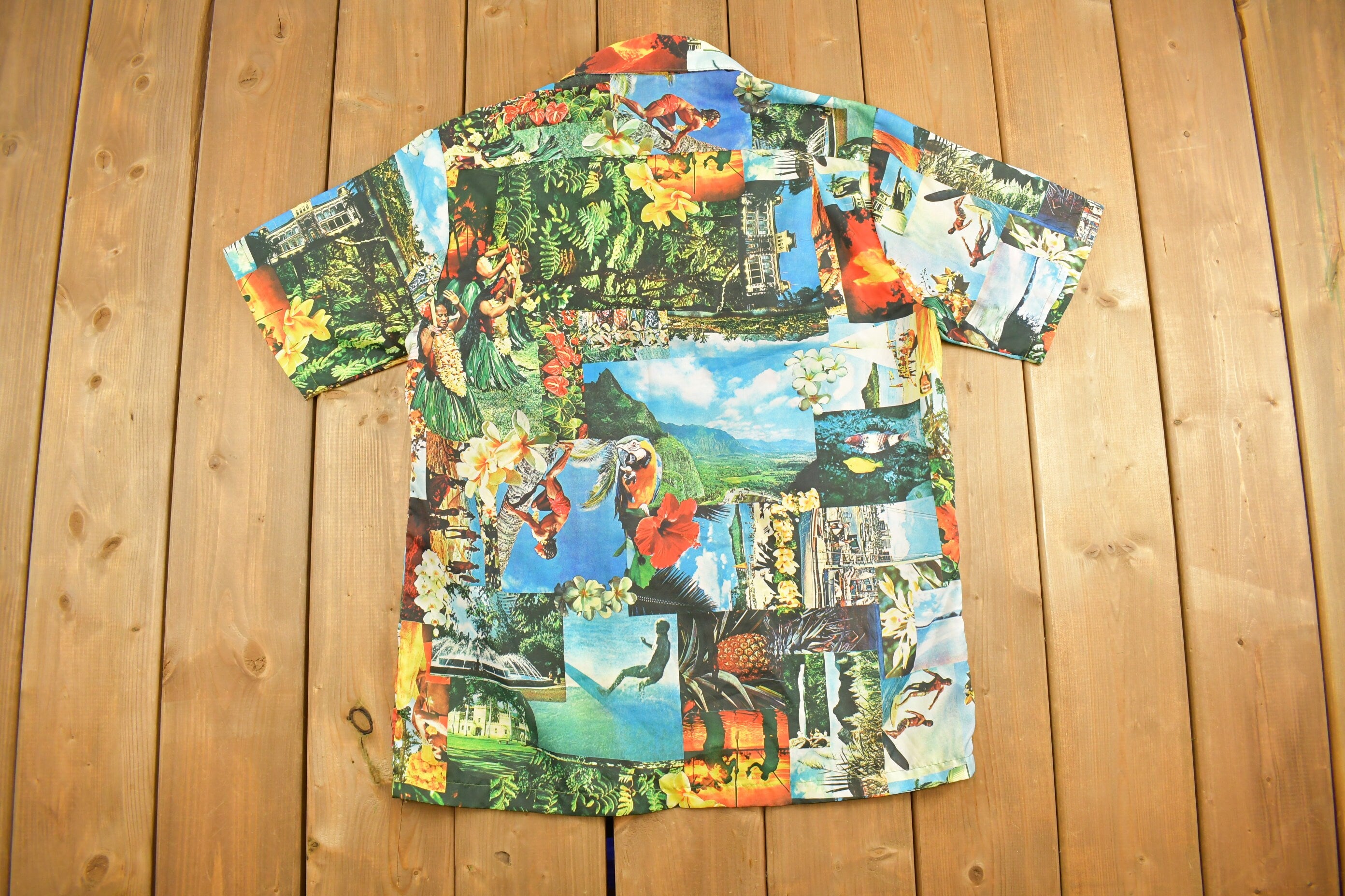 Vintage 1970s Hukilau fashions Picture Button Up Hawaiian Shirt