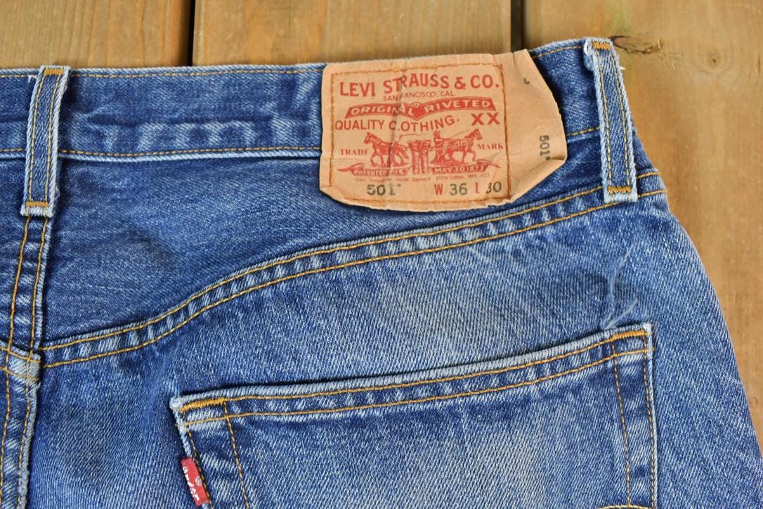 Vintage 1990s Levi Strauss 501 Red Tab Denim Jeans Size 36 x 30