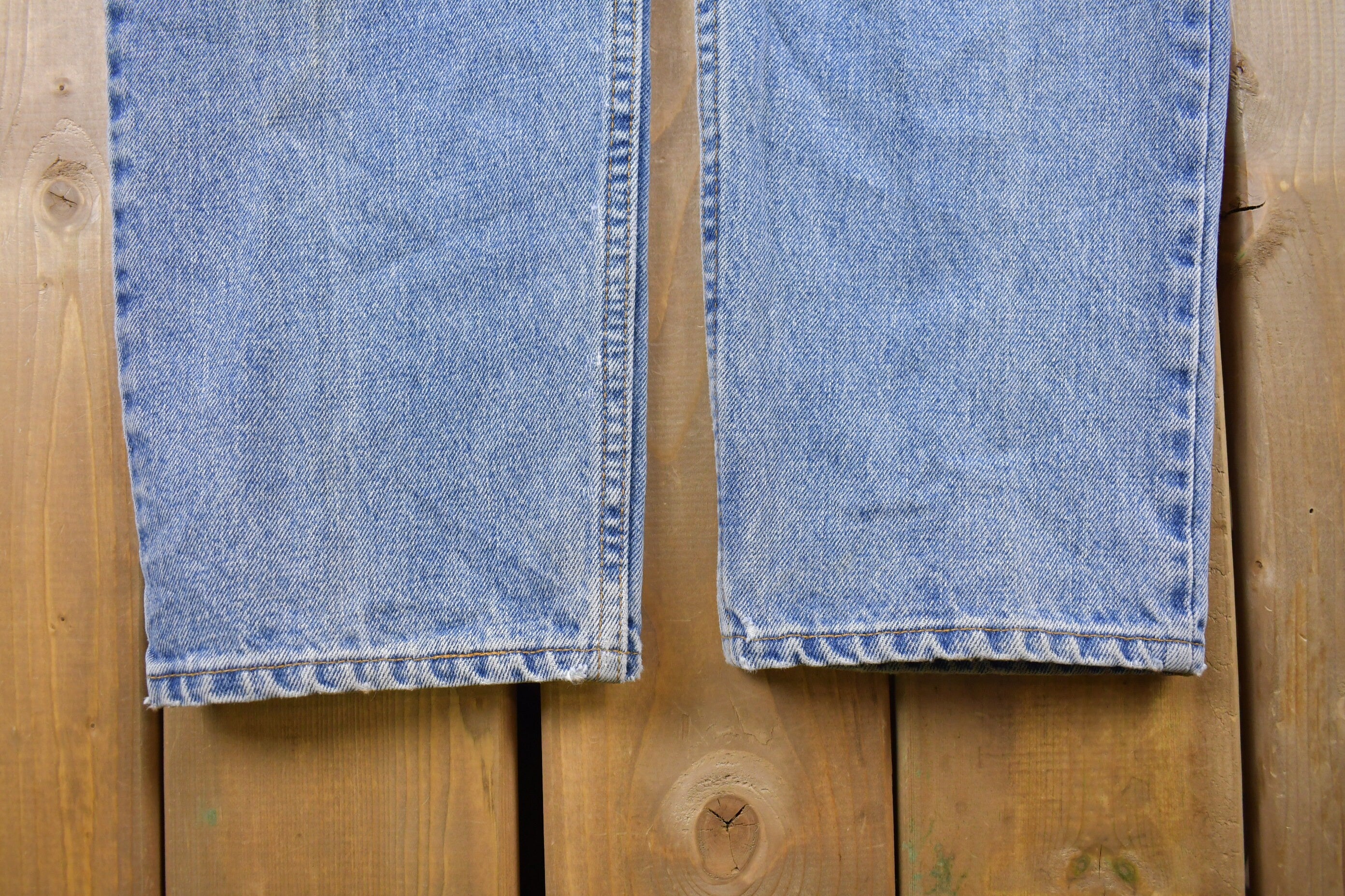 Vintage 1990s Levi's 555 Tab Red Jeans Size 32 x 31