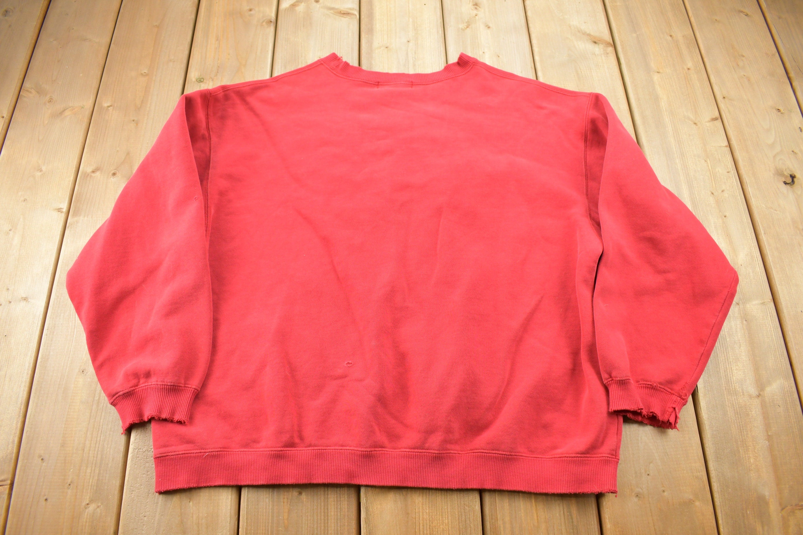 Vintage 1995 Looney Tunes Embroidered Crewneck Sweatshirt