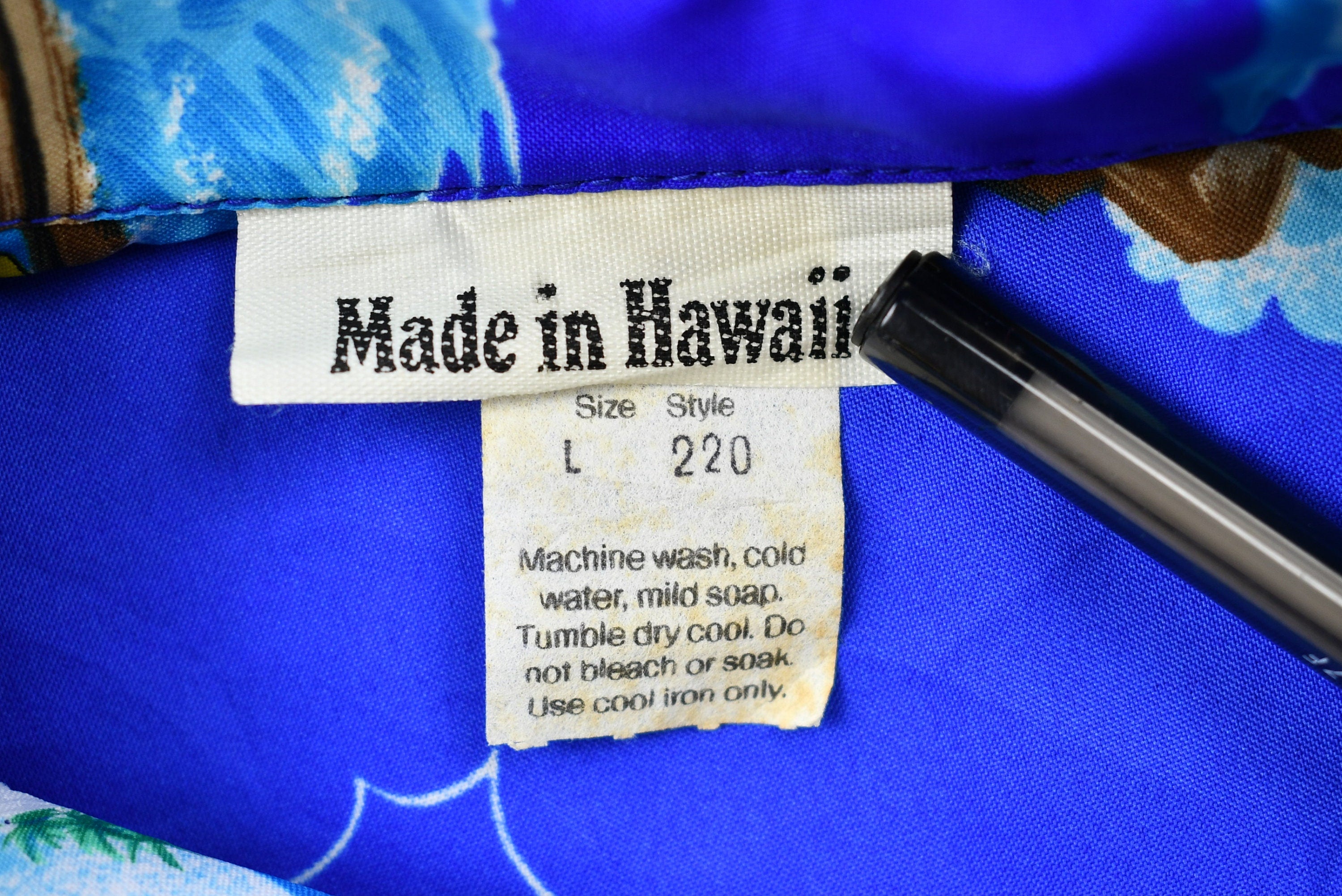 Vintage Late 1960s Hawaiian Button Up Shirt