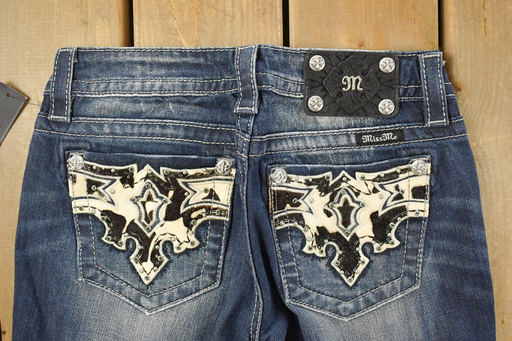 Vintage Deadstock Y2K Miss Me Bedazzled Low Rise Jeans Women's Size 26x31 / Boot Cut Jeans / 2000's Embroidered Contrast Stitched Denim