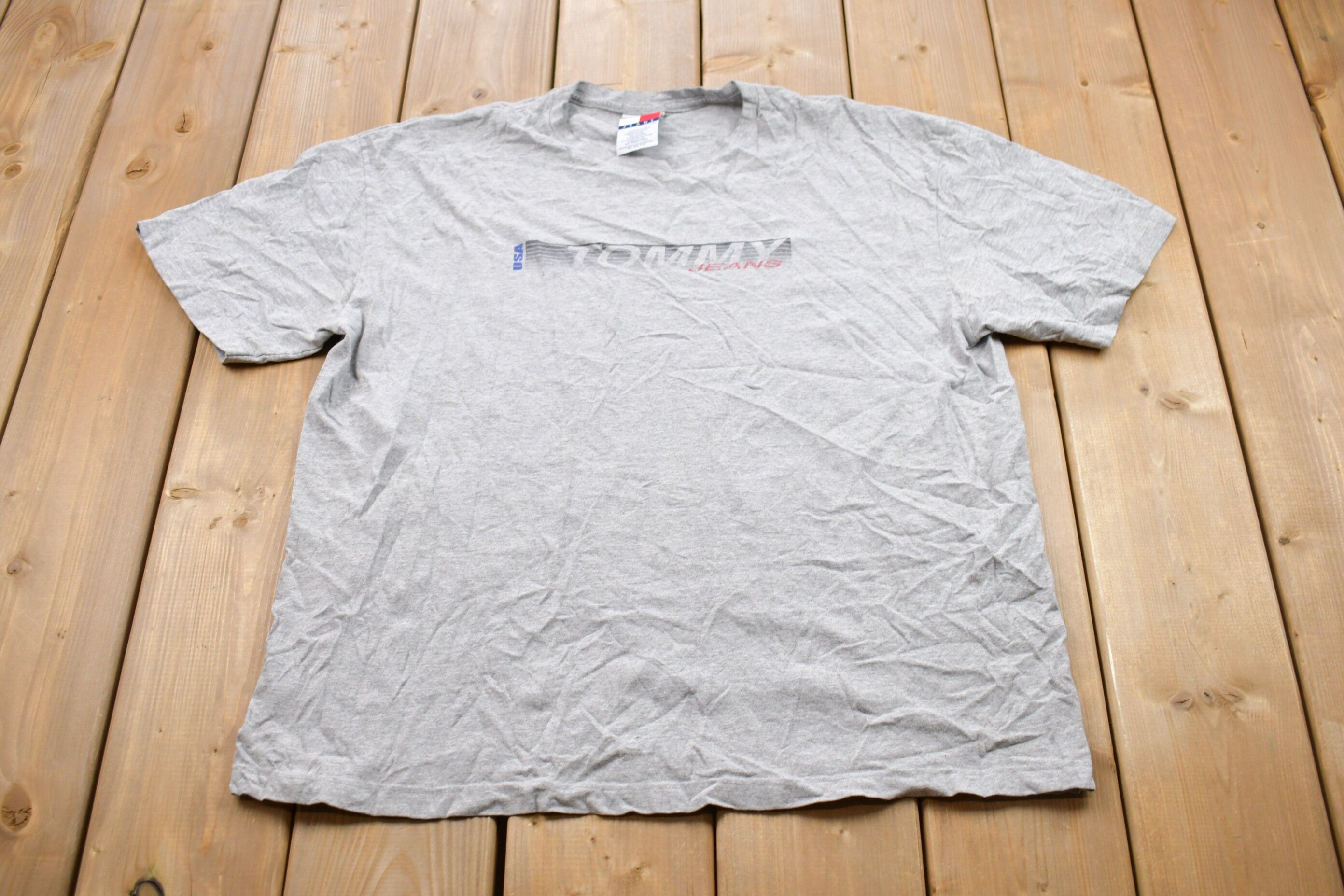 Vintage 1990s Tommy Hilfiger Graphic T-Shirt