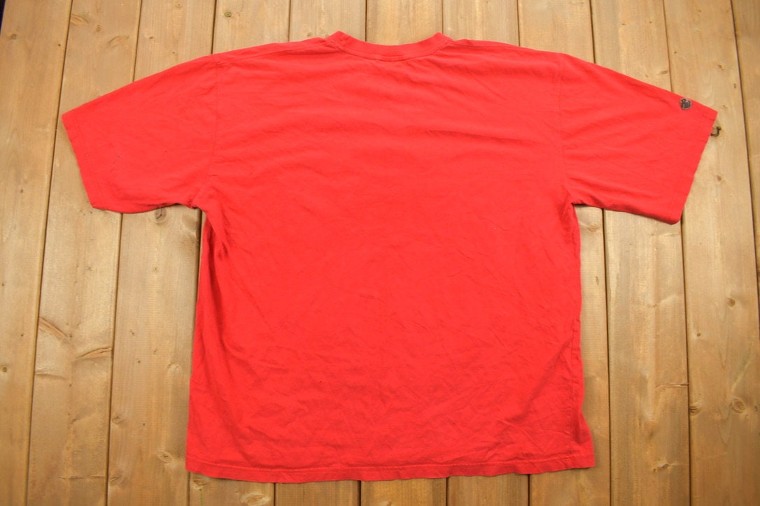 Vintage 1990s Roca Wear Basketball Graphic T-Shirt