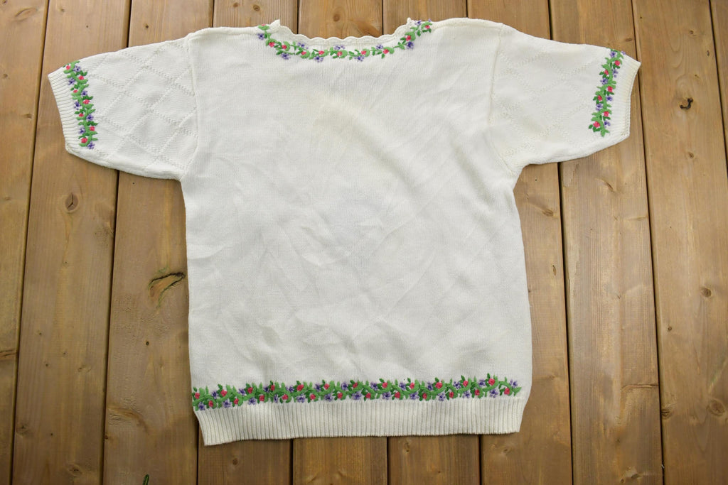 Vintage 1990s Kari Floral Design Knit Crewneck Shortsleeve Sweater