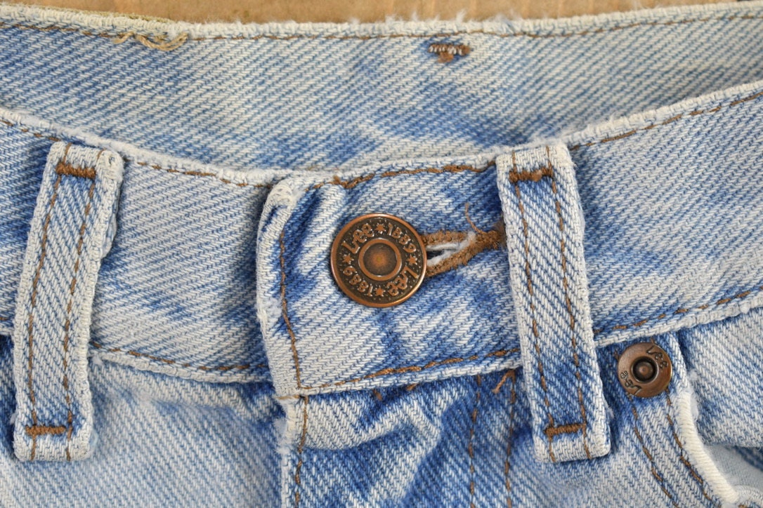Vintage 1990s Lee Light Wash Denim Women's Jeans Size 24 x 27
