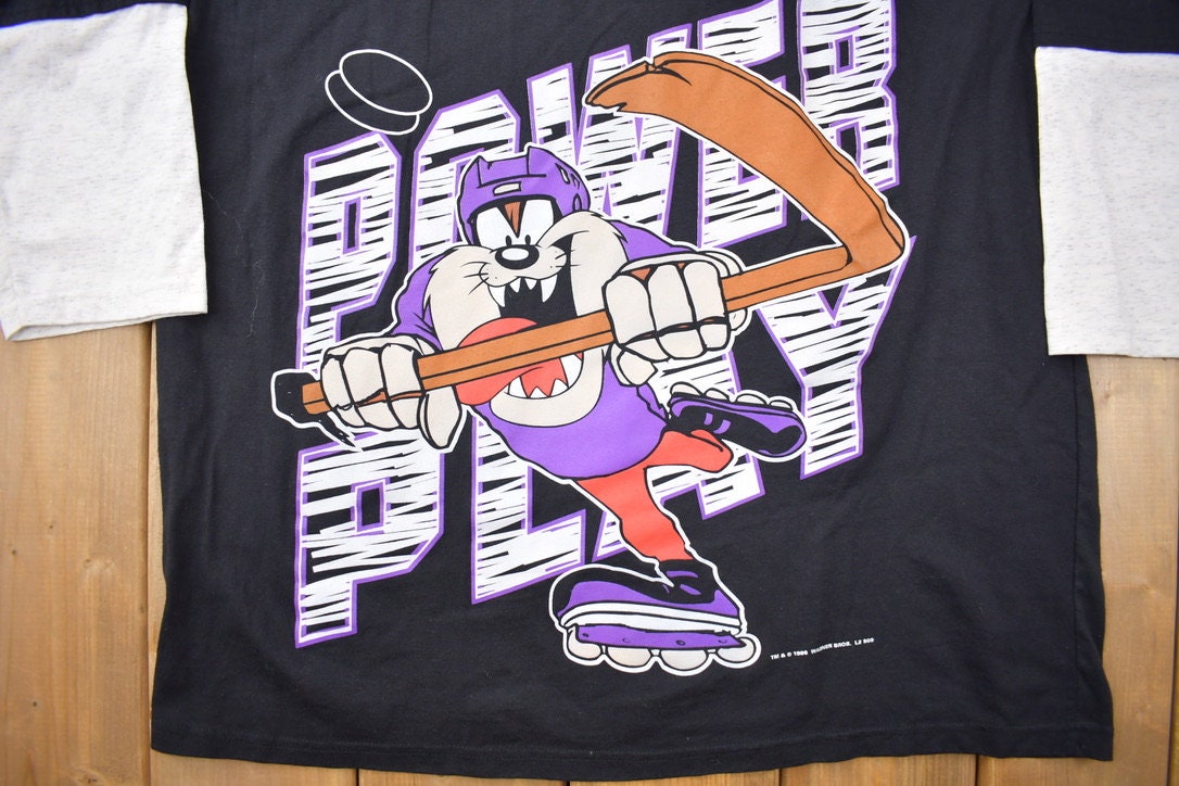 Vintage 1996 Tasmanian Devil Looney Tunes Long Sleeve Graphic T-Shirt