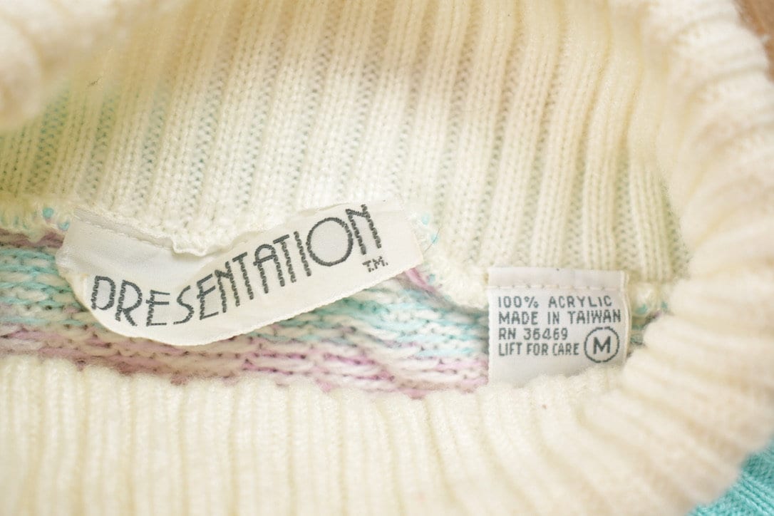 Vintage 1990s Snowflake Theme Knitted Turtleneck Sweater