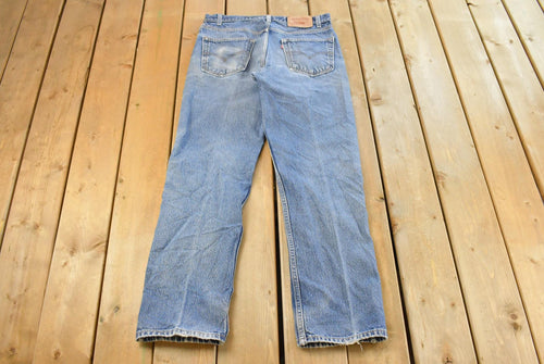 Vintage 1990s Levi's 505 Regular Straight Fit Denim Blue Jeans Men's 32 x 32 / 90s Levi's / Streetwear