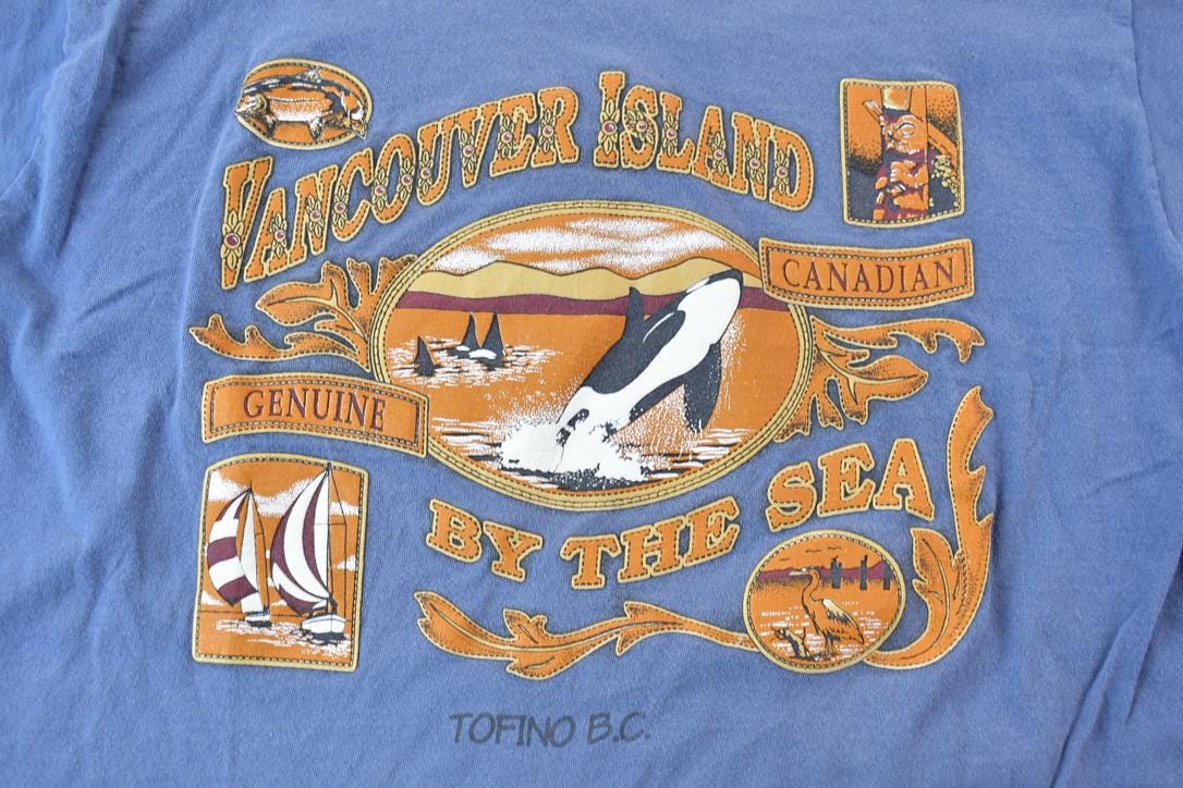 Vintage 1990s Single Stitch Vancouver Island by the Sea Killer Whale Graphic T-Shirt