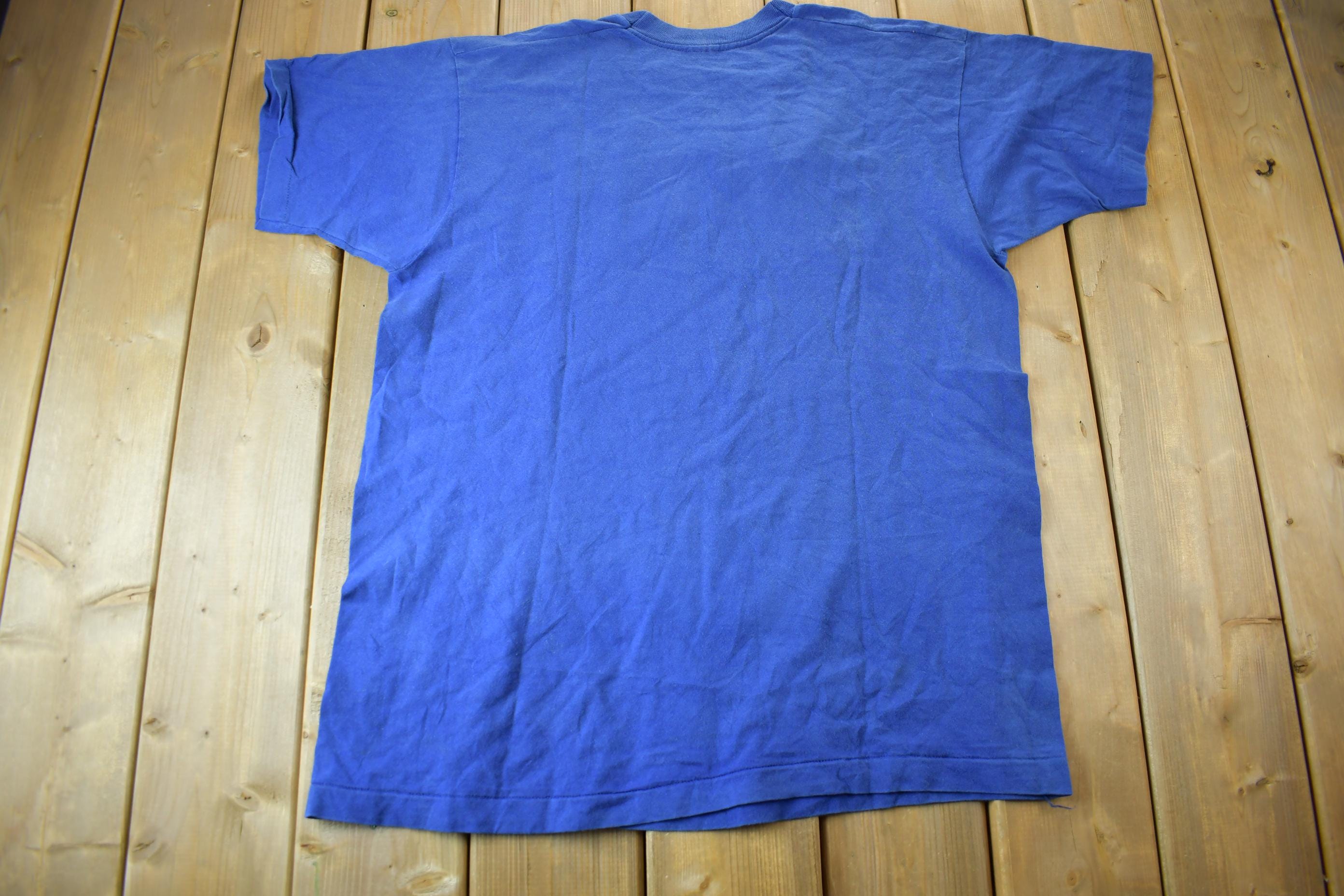 Vintage 1990s Boston Massachusetts Graphic T-Shirt