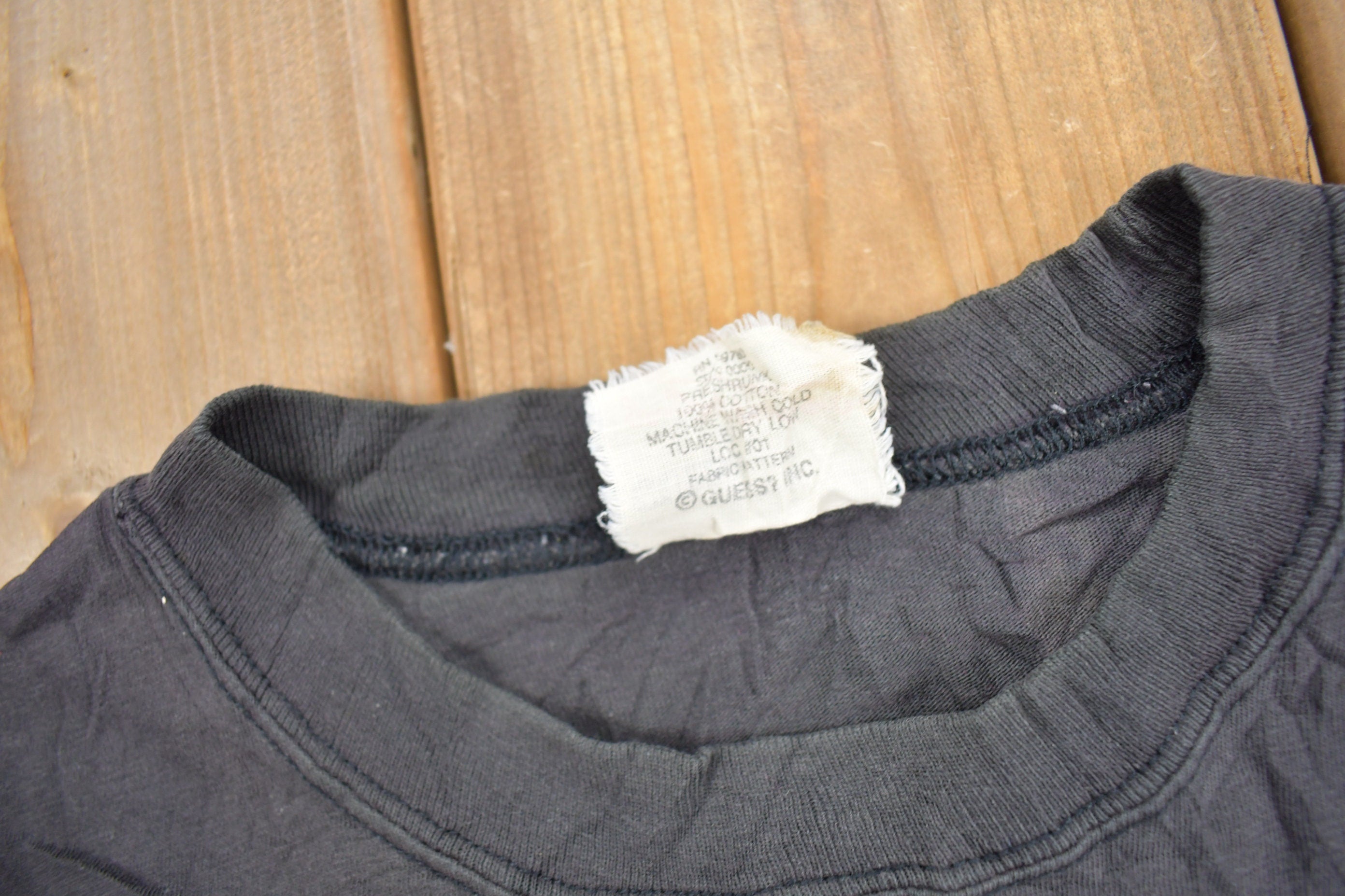 Vintage 1980s Guess Graphic Cropped T Shirt