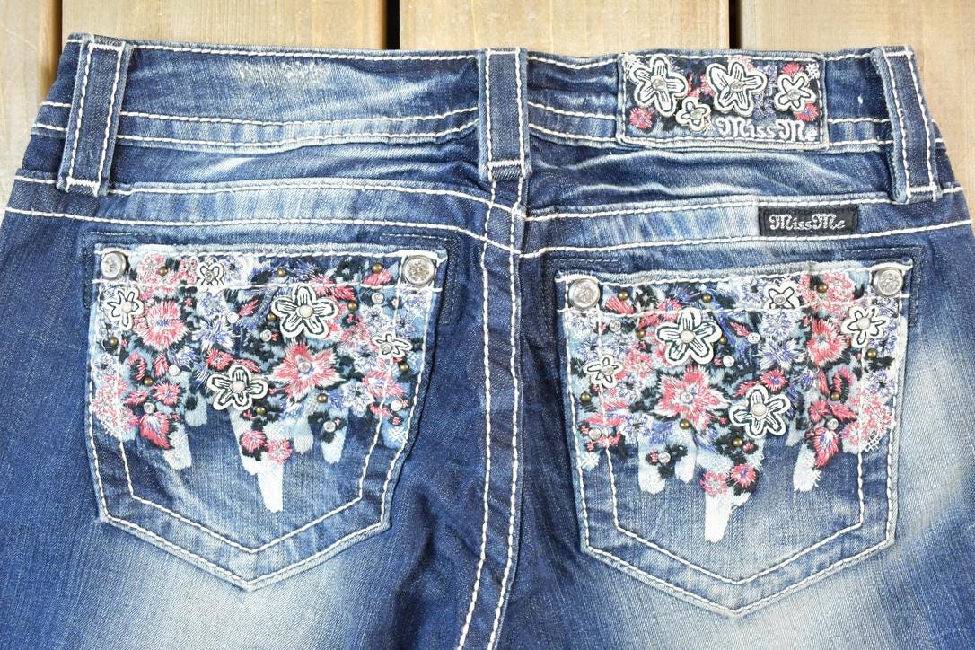 Vintage Y2K Miss Me Bedazzled Low Rise Jeans Size 26x31