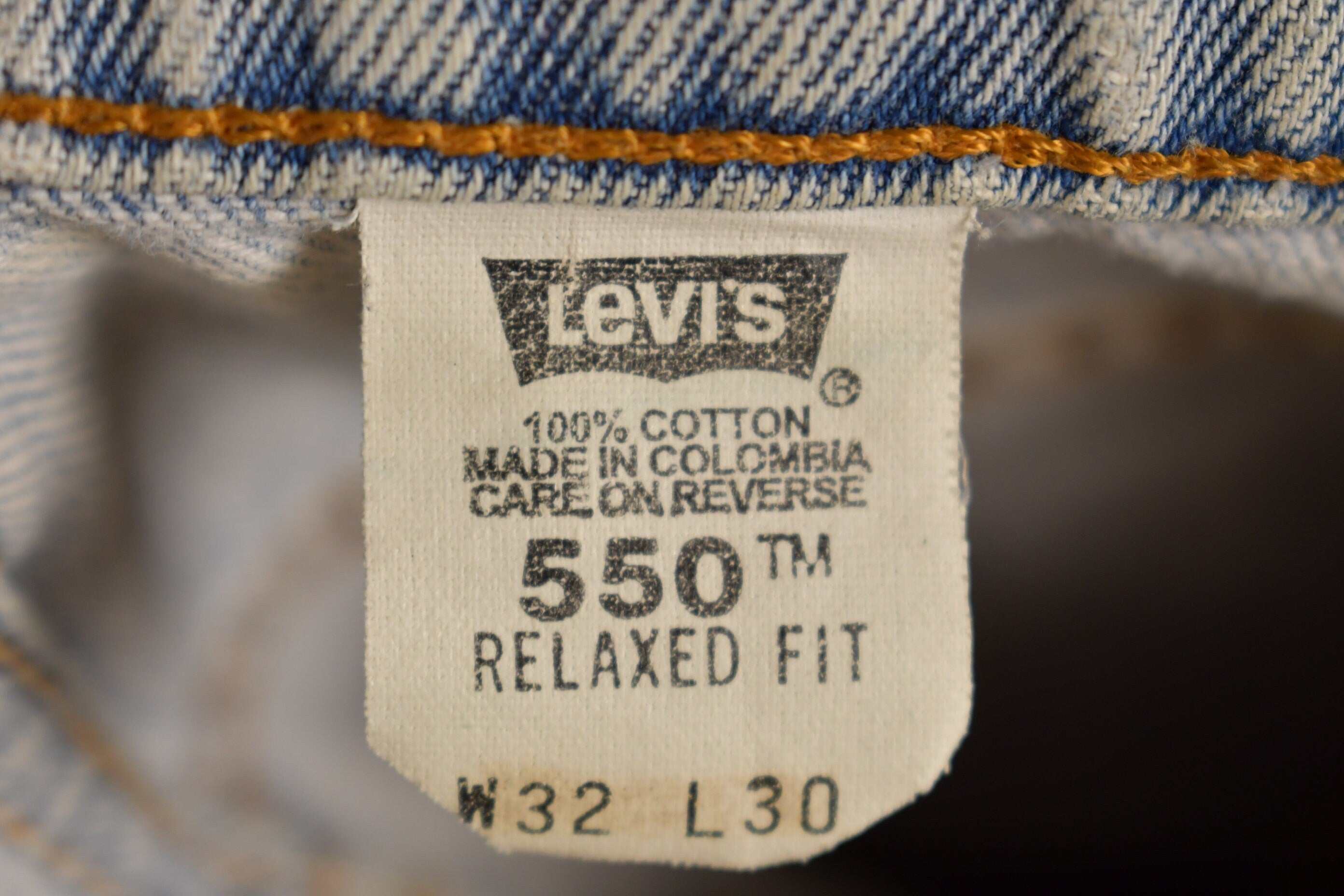 Vintage 1990s Levi's 550 Red Tab Jeans Size 30 x 28.5