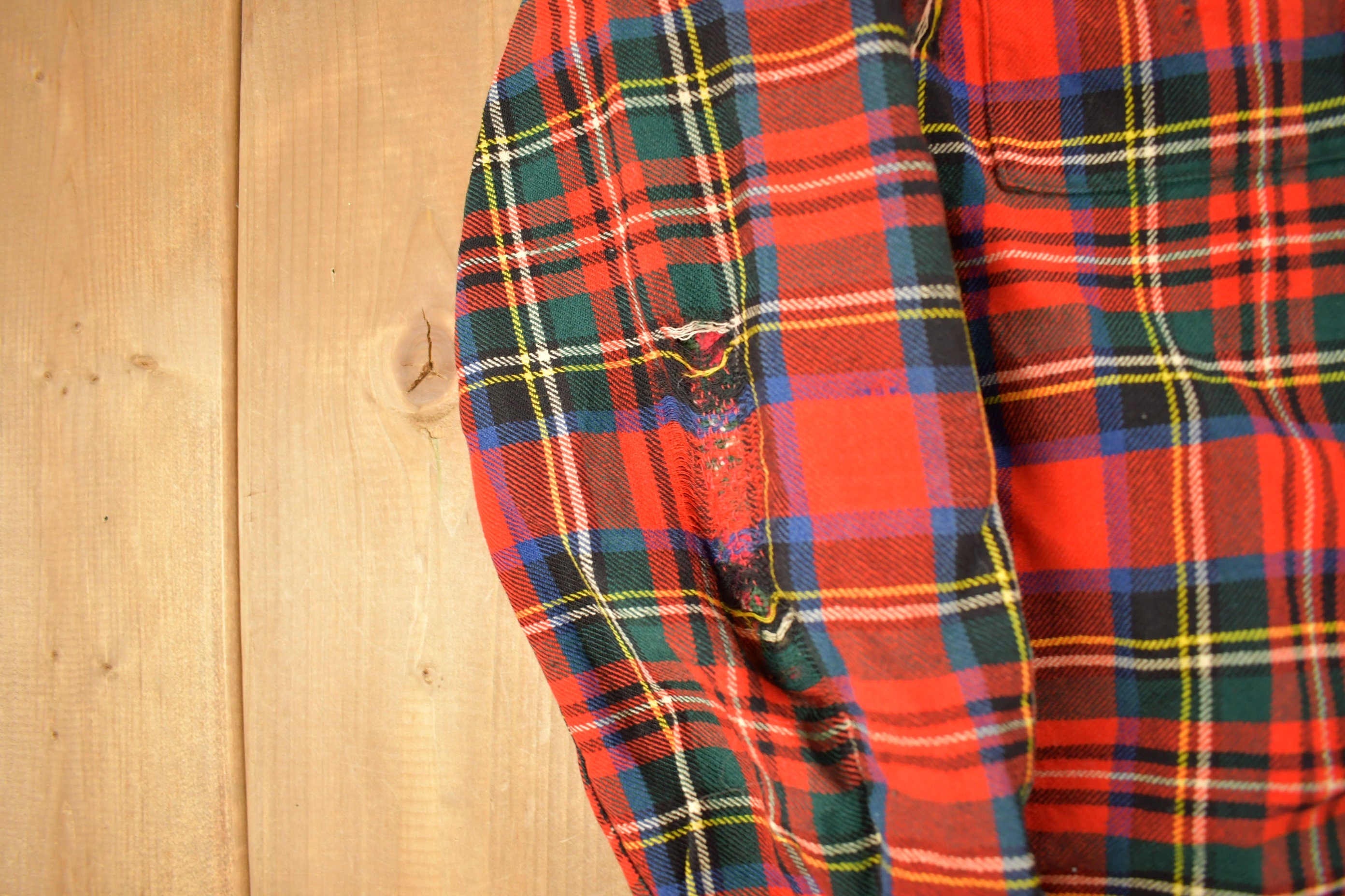 Vintage 1960s Lochan Authentic Tartan Plaid Flannel Button Up Shirt