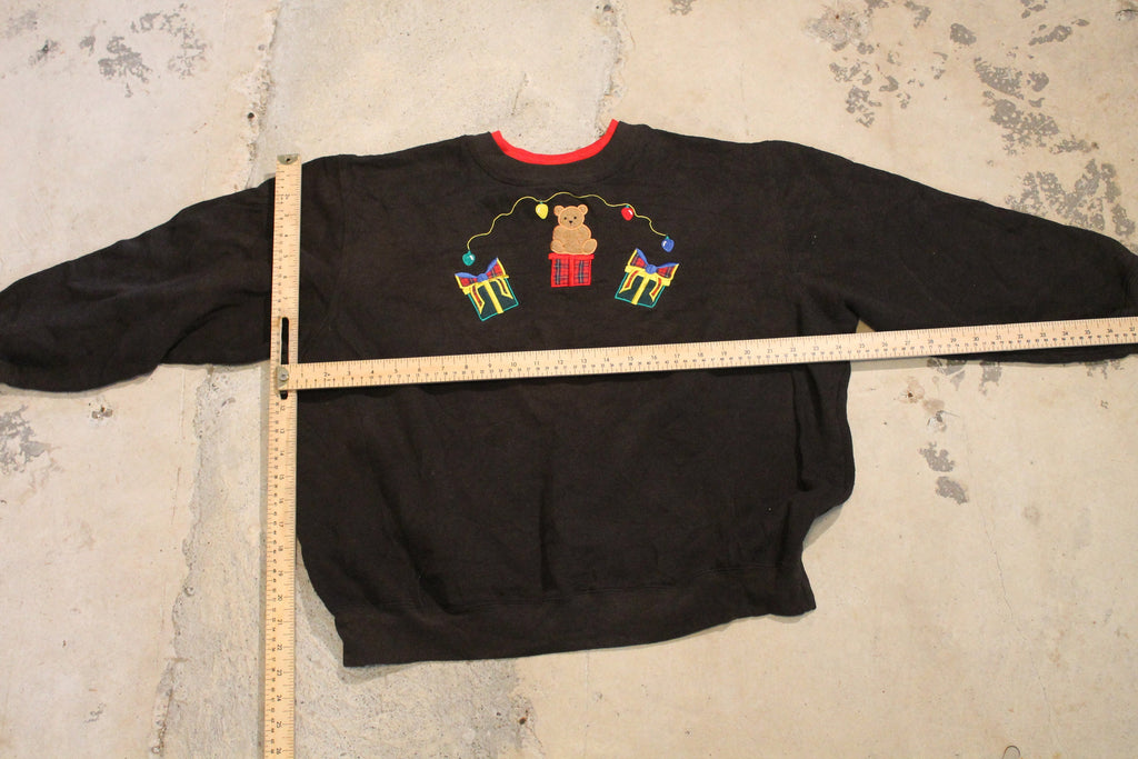 Vintage 1990s Teddy Bear Embroidered Graphic Crewneck , Vintage Sweatshirt , Wilderness , Pullover Sweatshirt , Streetwear Fashion