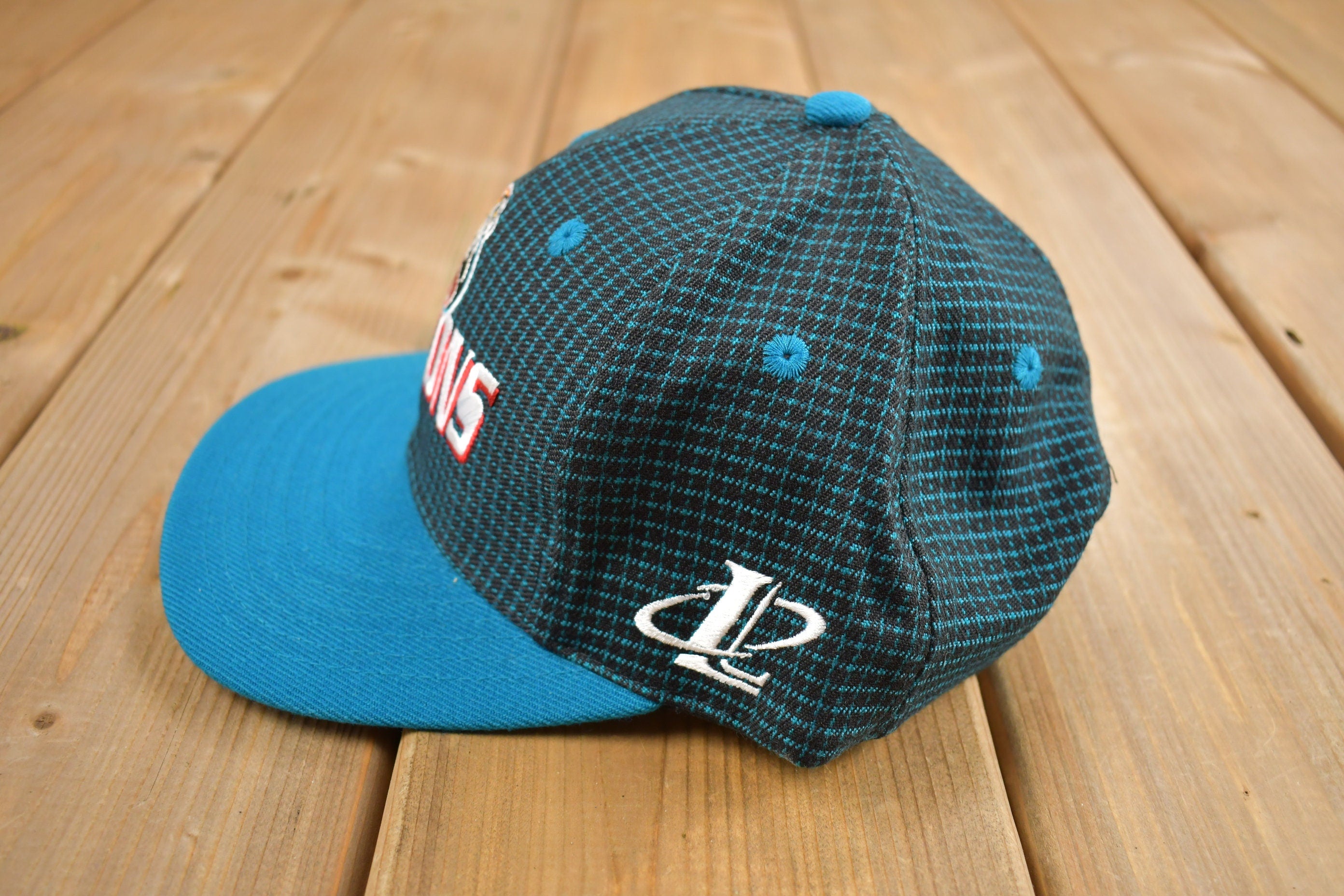 Vintage 1990s Deadstock Detroit Pistons NBA Logo 7 Snap Back