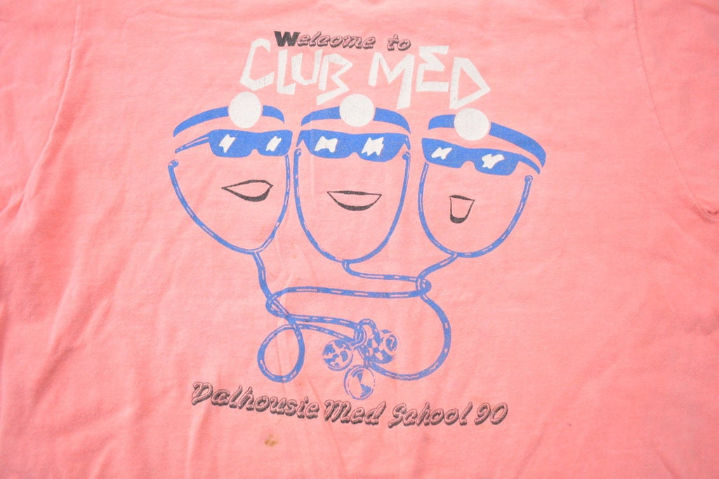 Vintage 1990 Welcome to Club Med School 90 Collegiate T-Shirt