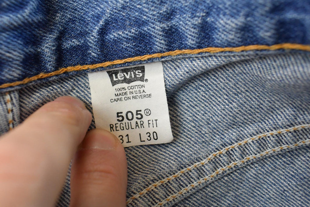 Vintage 1990s Levi's 505 Regular Straight Fit Denim Blue Jeans Men's 29 x 27.5 / 90s Levi's / Streetwear / Made in USA