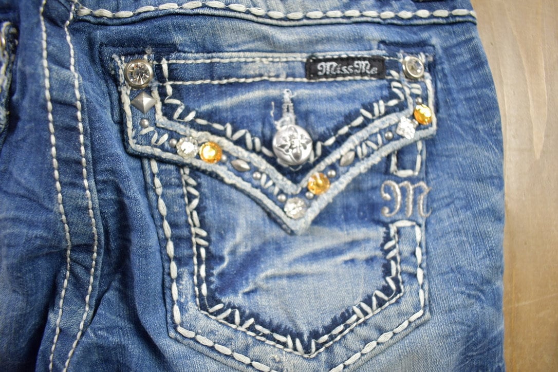 Vintage Y2K Miss Me Bedazzled Low Rise Jeans Size 26x31