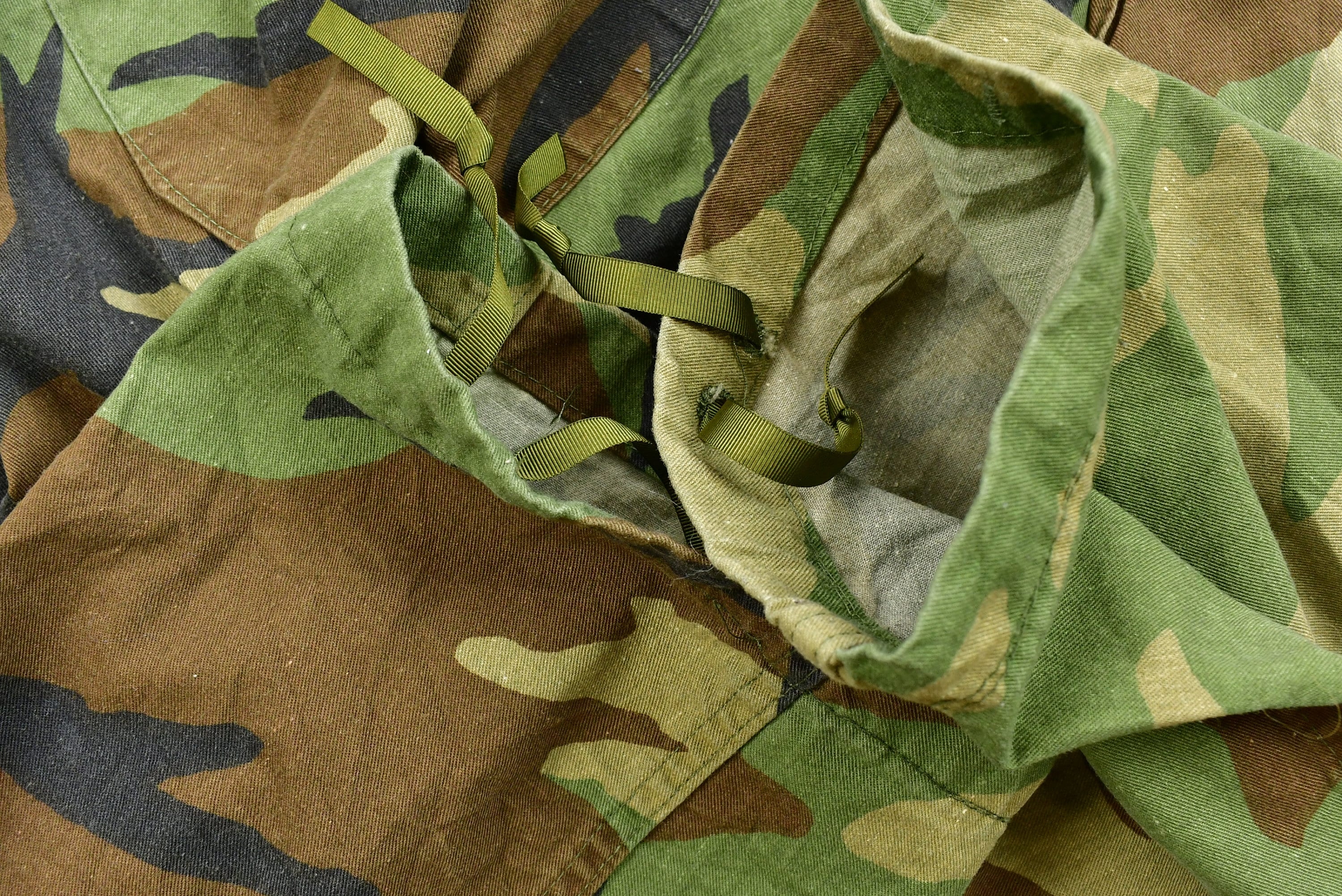 Vintage 90's Camouflage Cargo Pocket Pants Size Medium