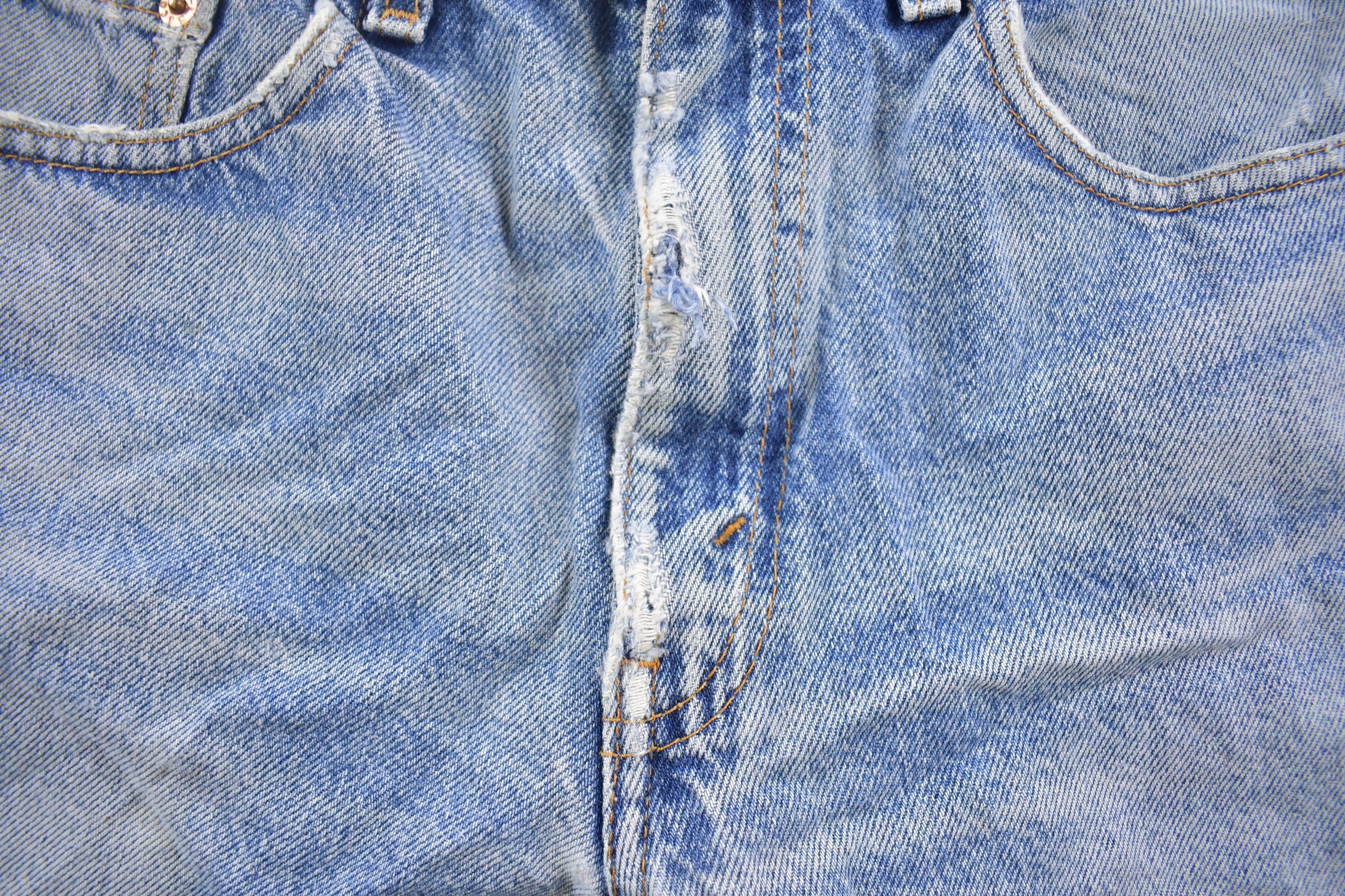 Vintage 1990s Levi's 550 Red Tab Denim Jeans Size 30 x 31