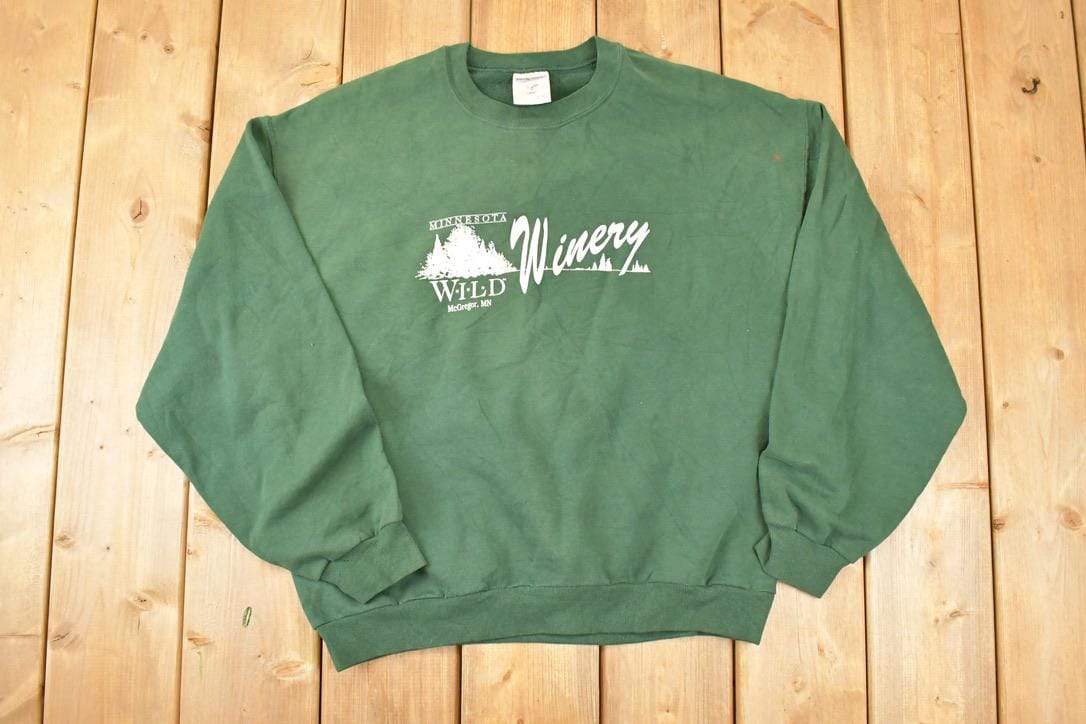 Vintage 1990s Minnesota Wild Winery Graphic Print Crewneck Sweatshirt Men's L