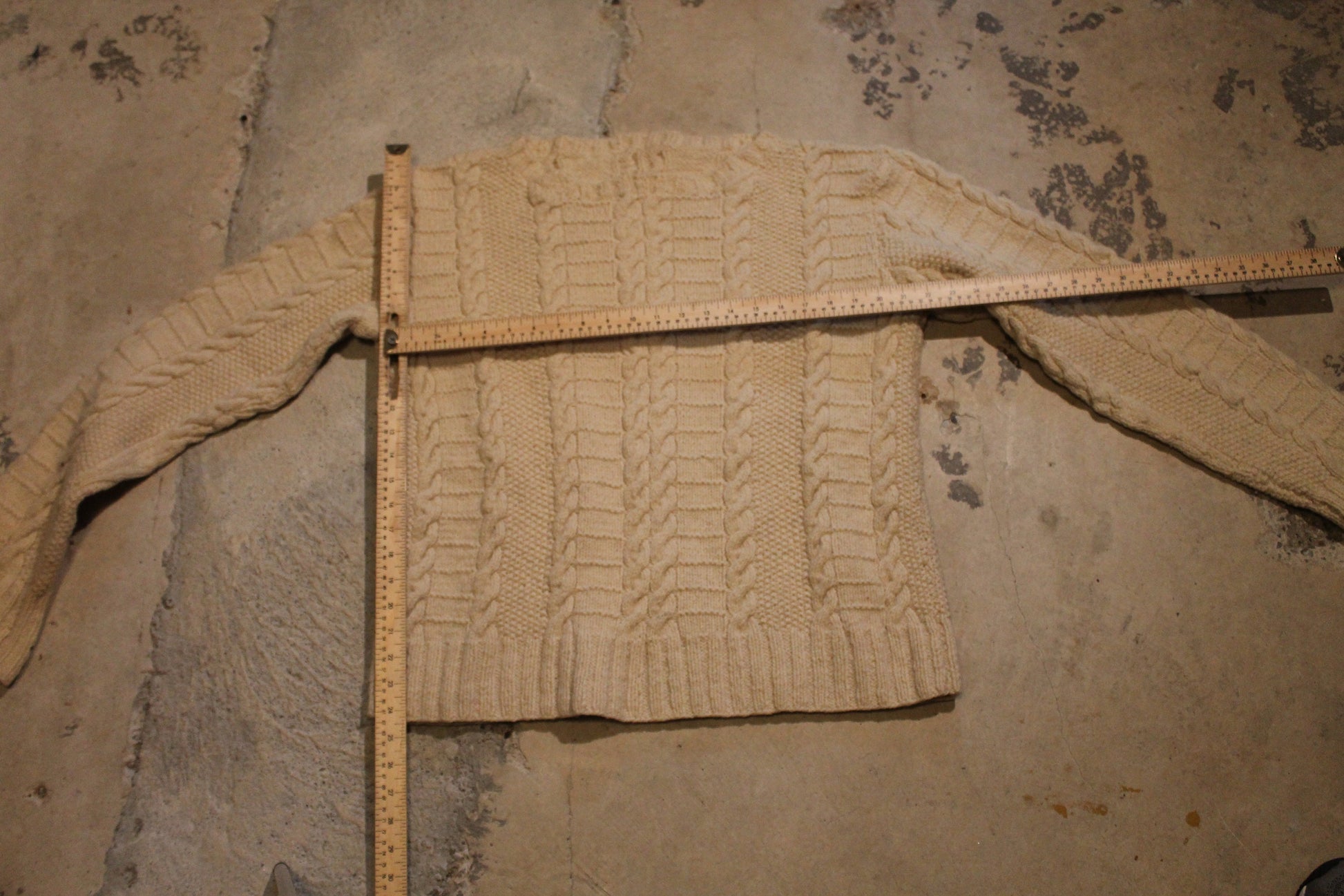 Vintage 1990s 3D Cable Knit Crewneck Sweater / Vintage 90s Crewneck / Cable Knit Pattern Print / Outdoor / Wilderness / Pullover Sweatshirt