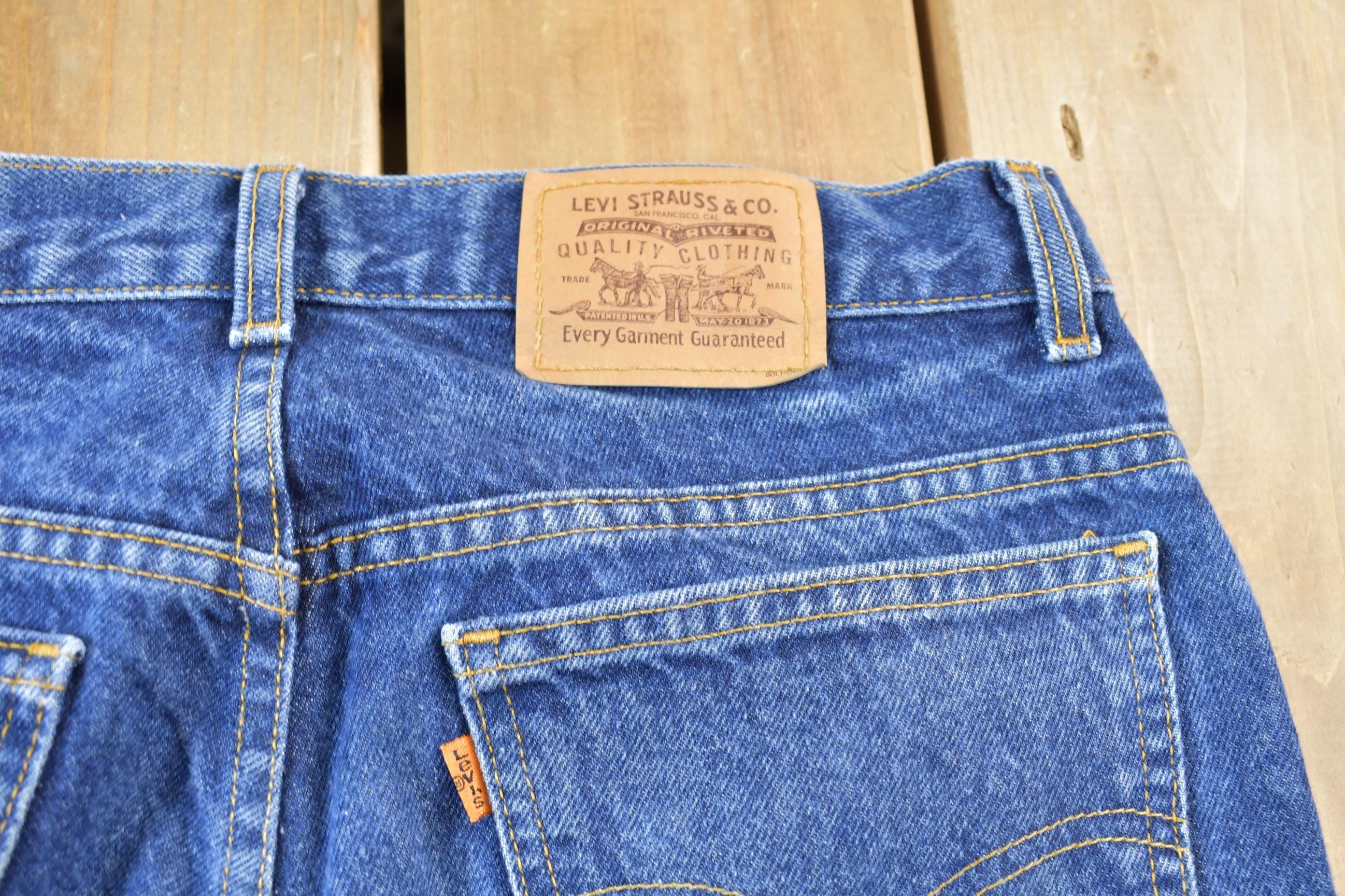 Vintage 1990s Levi's Orange Tab Medium Wash Denim Jeans Size 32 x 32