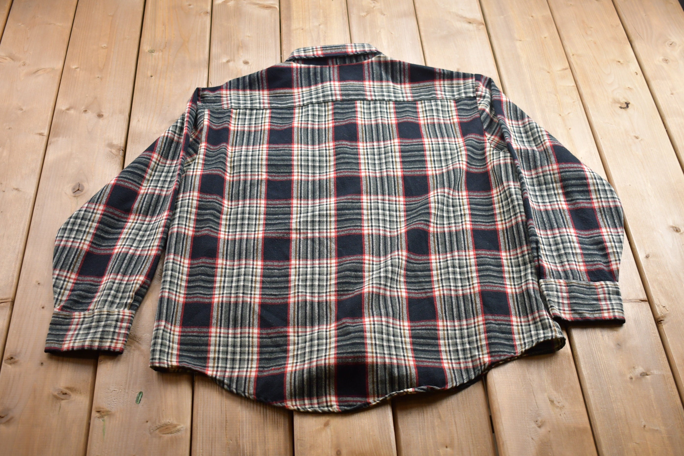 Vintage 1990s Northwest Territory Plaid Acrylic Flannel Button Up Shirt / 1990s Button Up / Vintage Flannel / Plaid Shirt / Button Down