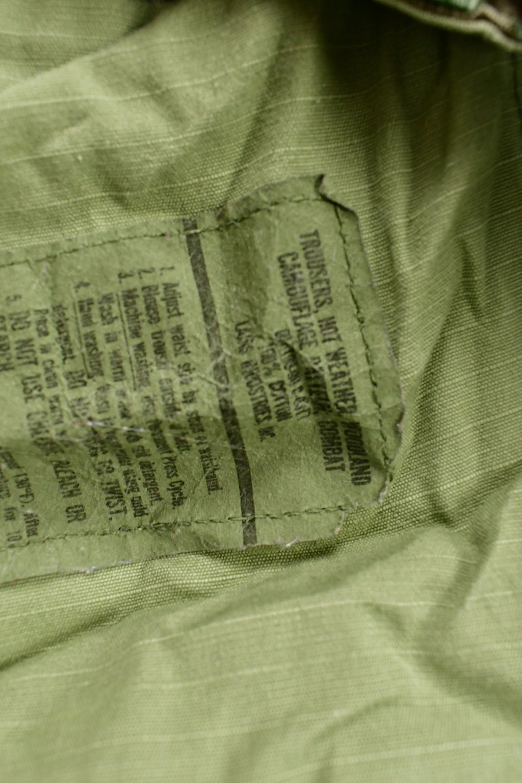 Vintage 1990 Camouflage Cargo Pocket Army Pants Size 32