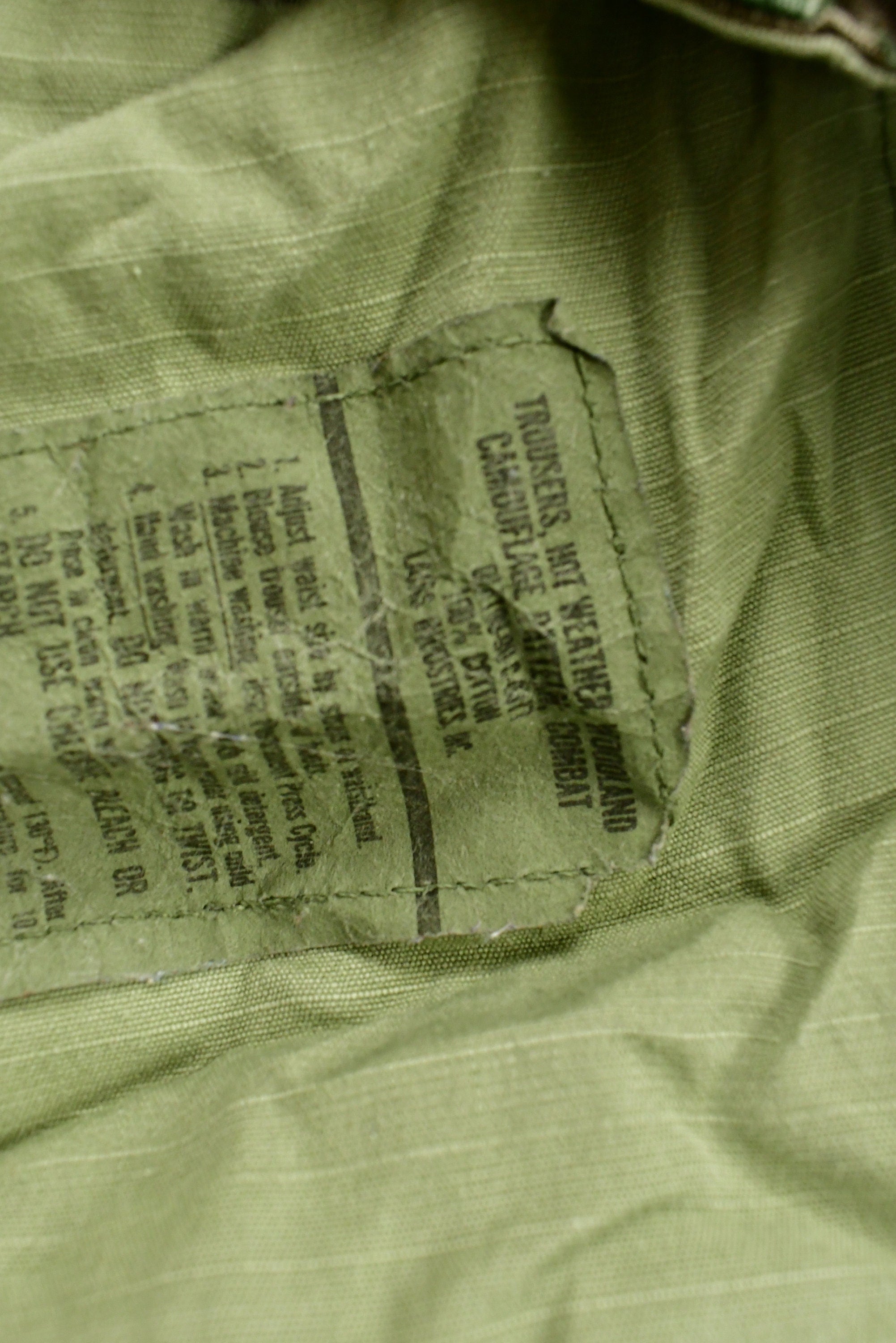 Vintage 1990 Camouflage Cargo Pocket Army Pants Size 32