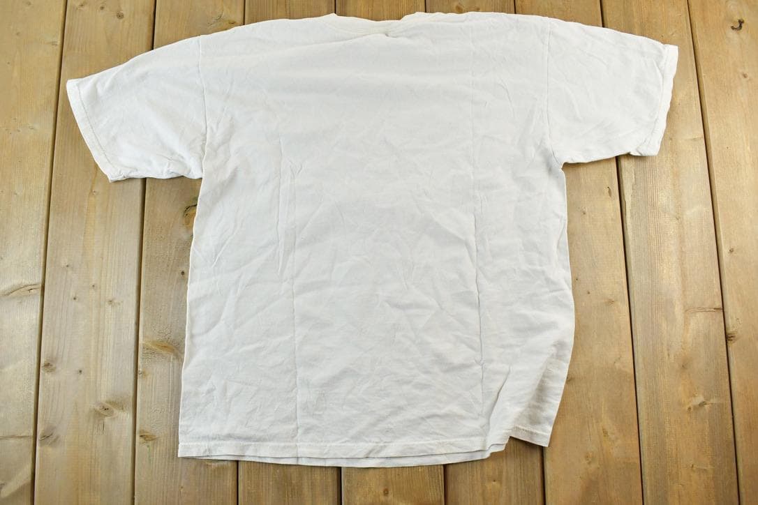 Vintage 1990s The Flat Iron Toronto Single Stitch T-Shirt