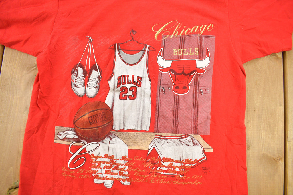 Vintage 1990s Chicago Bulls NBA Embroidered T-Shirt
