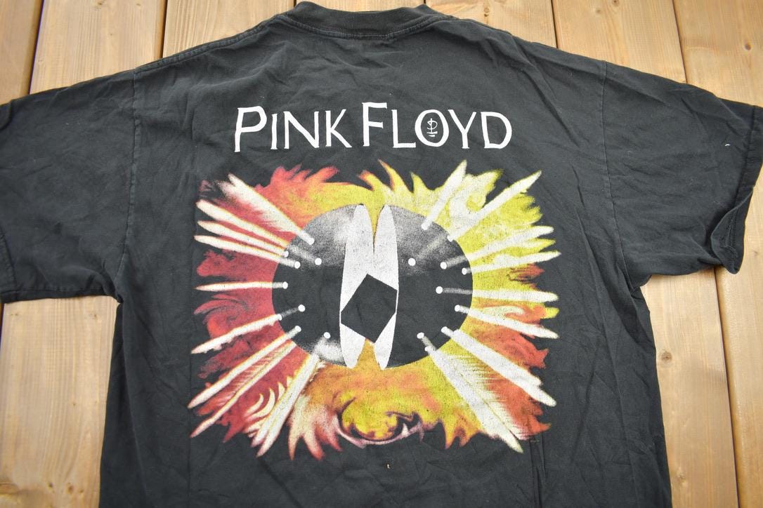 Vintage 2001 Pink Floyd Sun Dial Graphic Band T-Shirt
