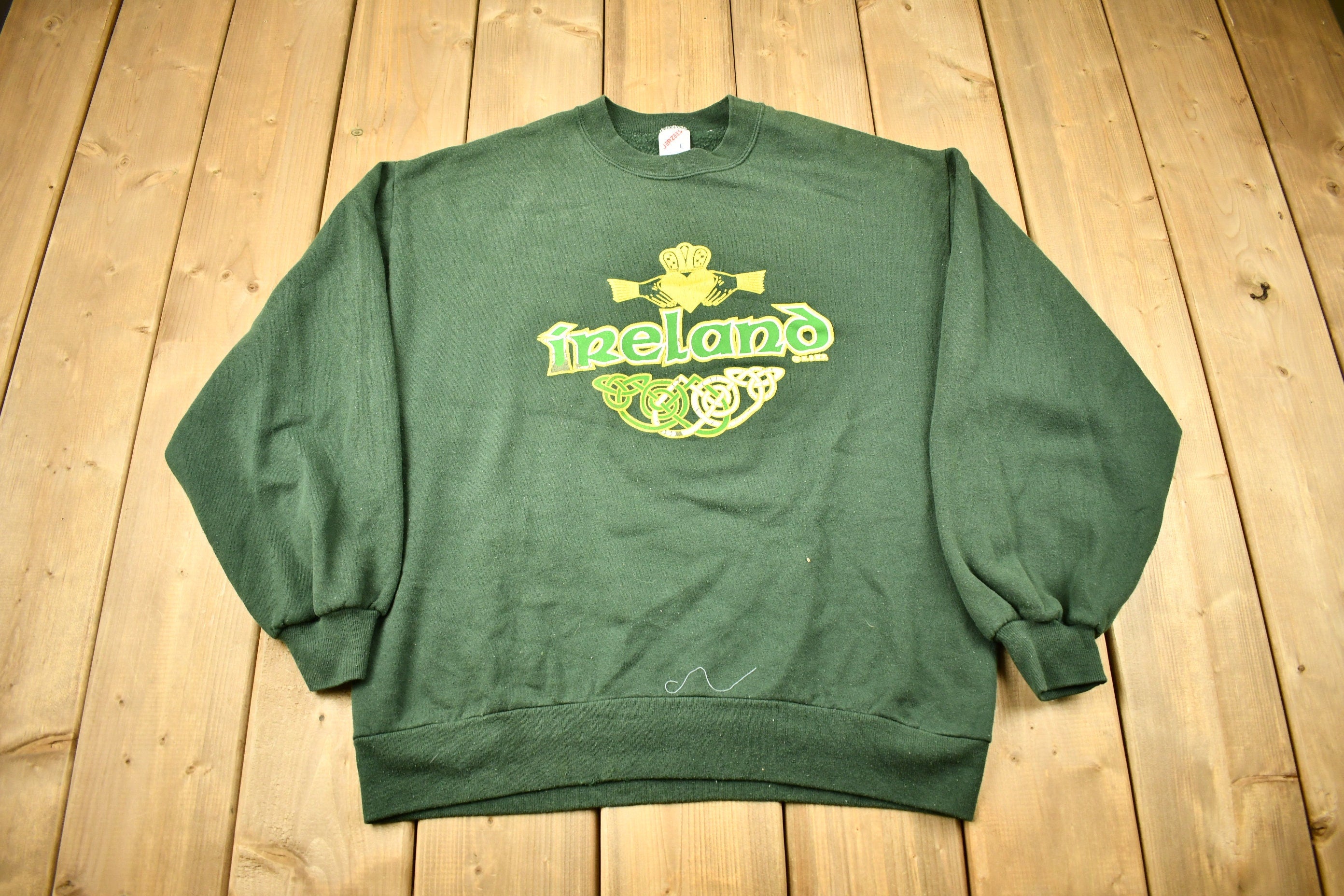 Vintage 1990s Ireland Graphic Crewneck Sweatshirt